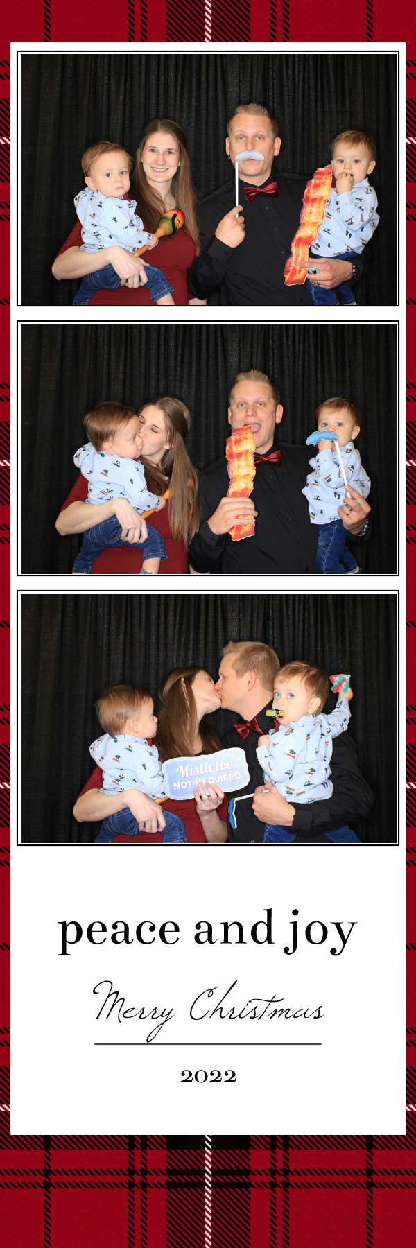 Christmas Eve Services | View more photos from the event at gallery.photoboothbillings.com/u/PhotoBoothBillings/Christmas-Eve-Services