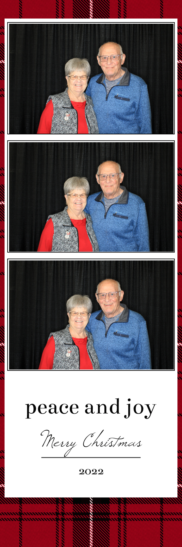 Christmas Eve Services | View more photos from the event at gallery.photoboothbillings.com/u/PhotoBoothBillings/Christmas-Eve-Services