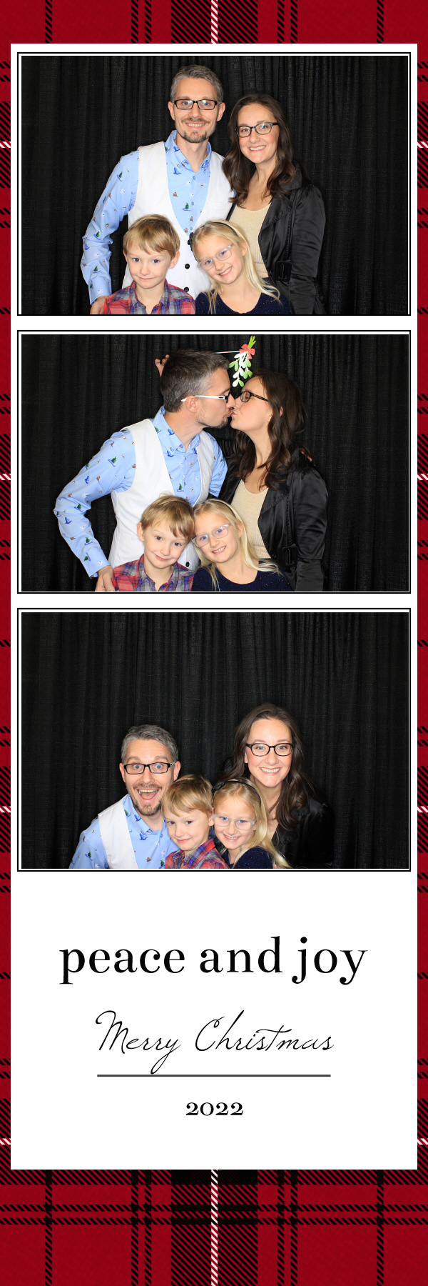 Christmas Eve Services | View more photos from the event at gallery.photoboothbillings.com/u/PhotoBoothBillings/Christmas-Eve-Services