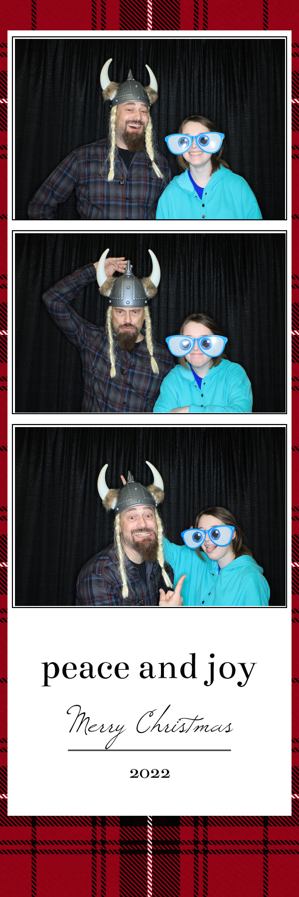 Christmas Eve Services | View more photos from the event at gallery.photoboothbillings.com/u/PhotoBoothBillings/Christmas-Eve-Services