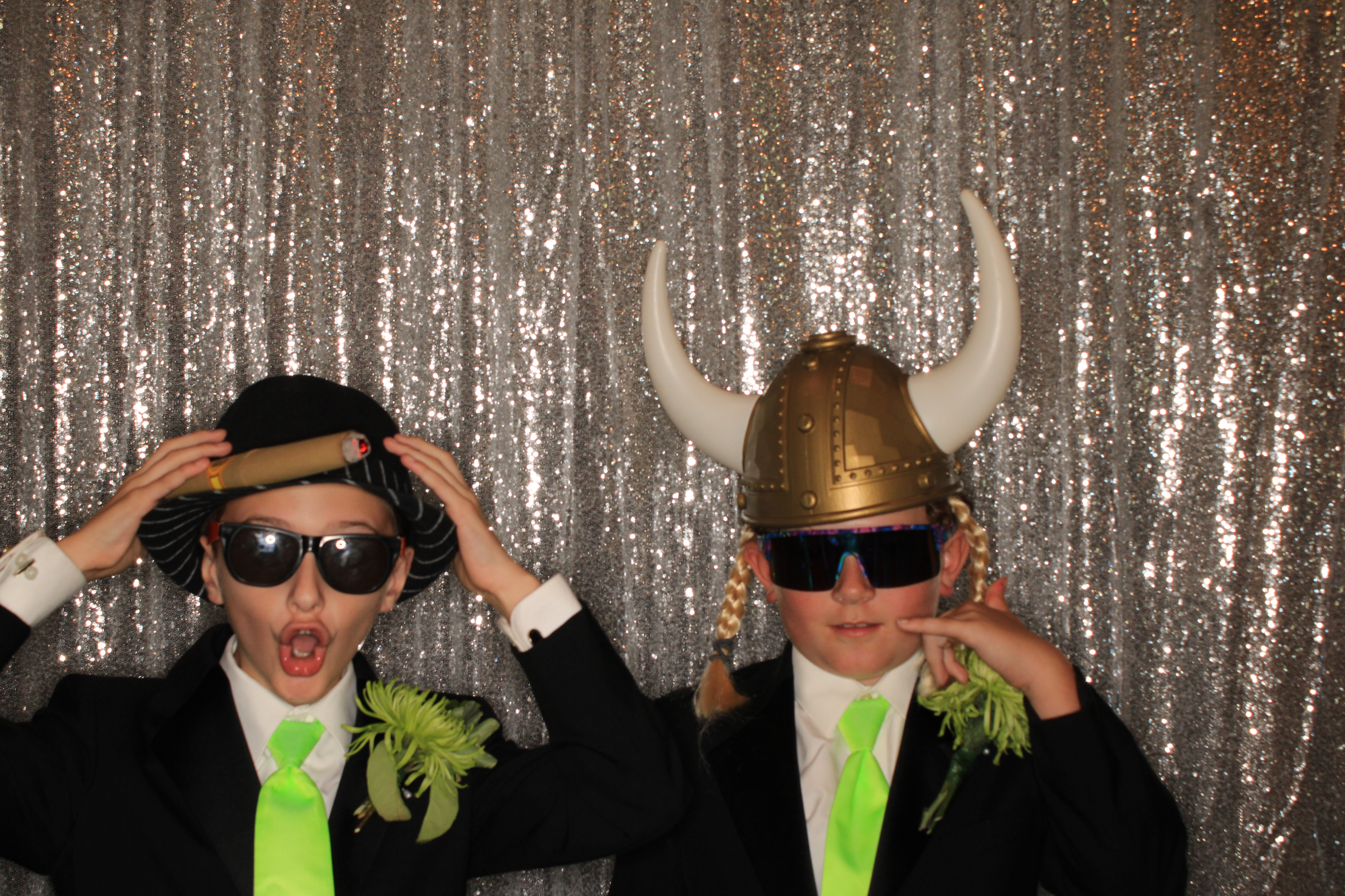 Dana and Ryan's Wedding | View more photos from the event at gallery.photoboothbillings.com/u/PhotoBoothBillings/Dana-and-Ryans-Wedding