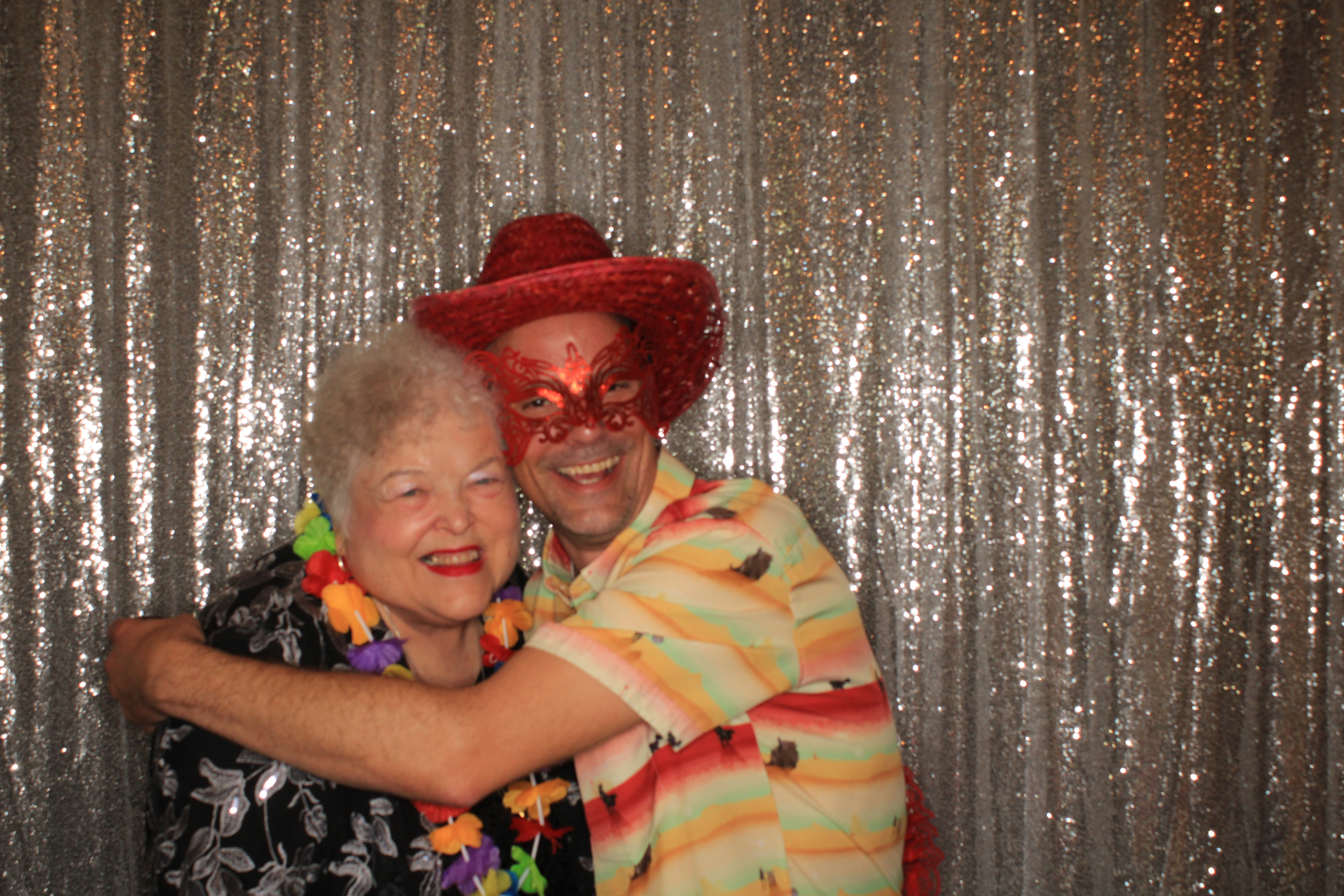 Dana and Ryan's Wedding | View more photos from the event at gallery.photoboothbillings.com/u/PhotoBoothBillings/Dana-and-Ryans-Wedding