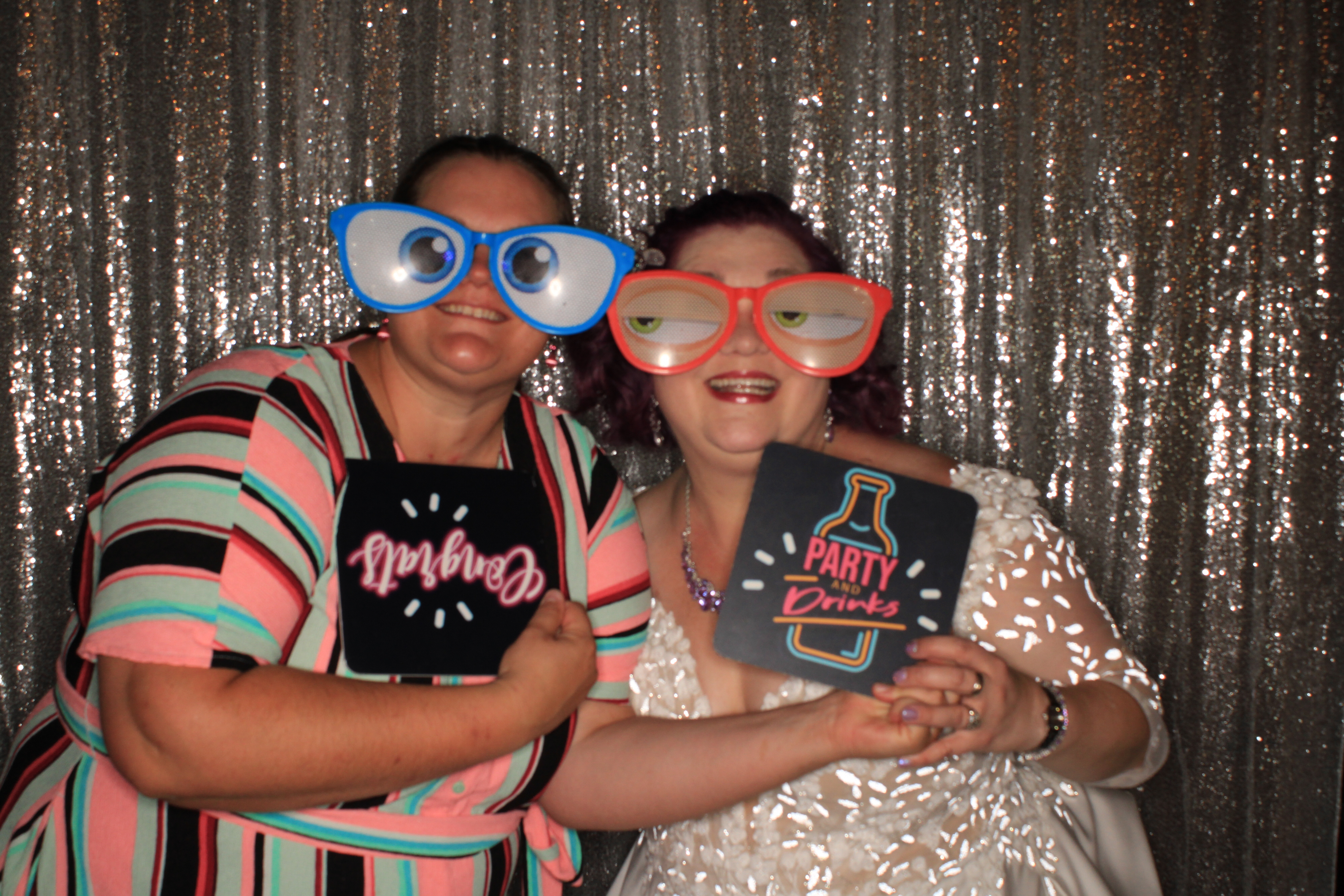 Dana and Ryan's Wedding | View more photos from the event at gallery.photoboothbillings.com/u/PhotoBoothBillings/Dana-and-Ryans-Wedding