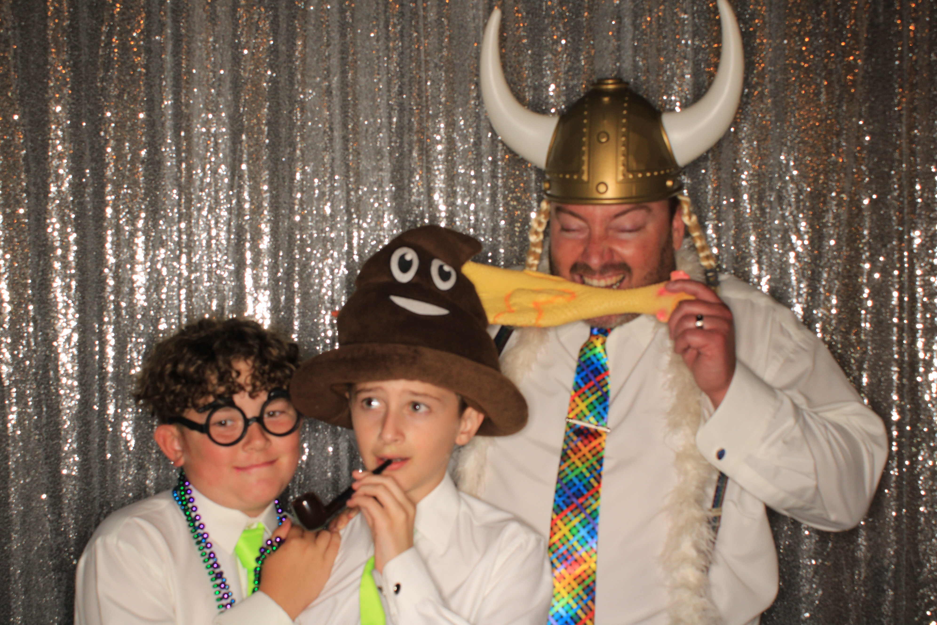 Dana and Ryan's Wedding | View more photos from the event at gallery.photoboothbillings.com/u/PhotoBoothBillings/Dana-and-Ryans-Wedding