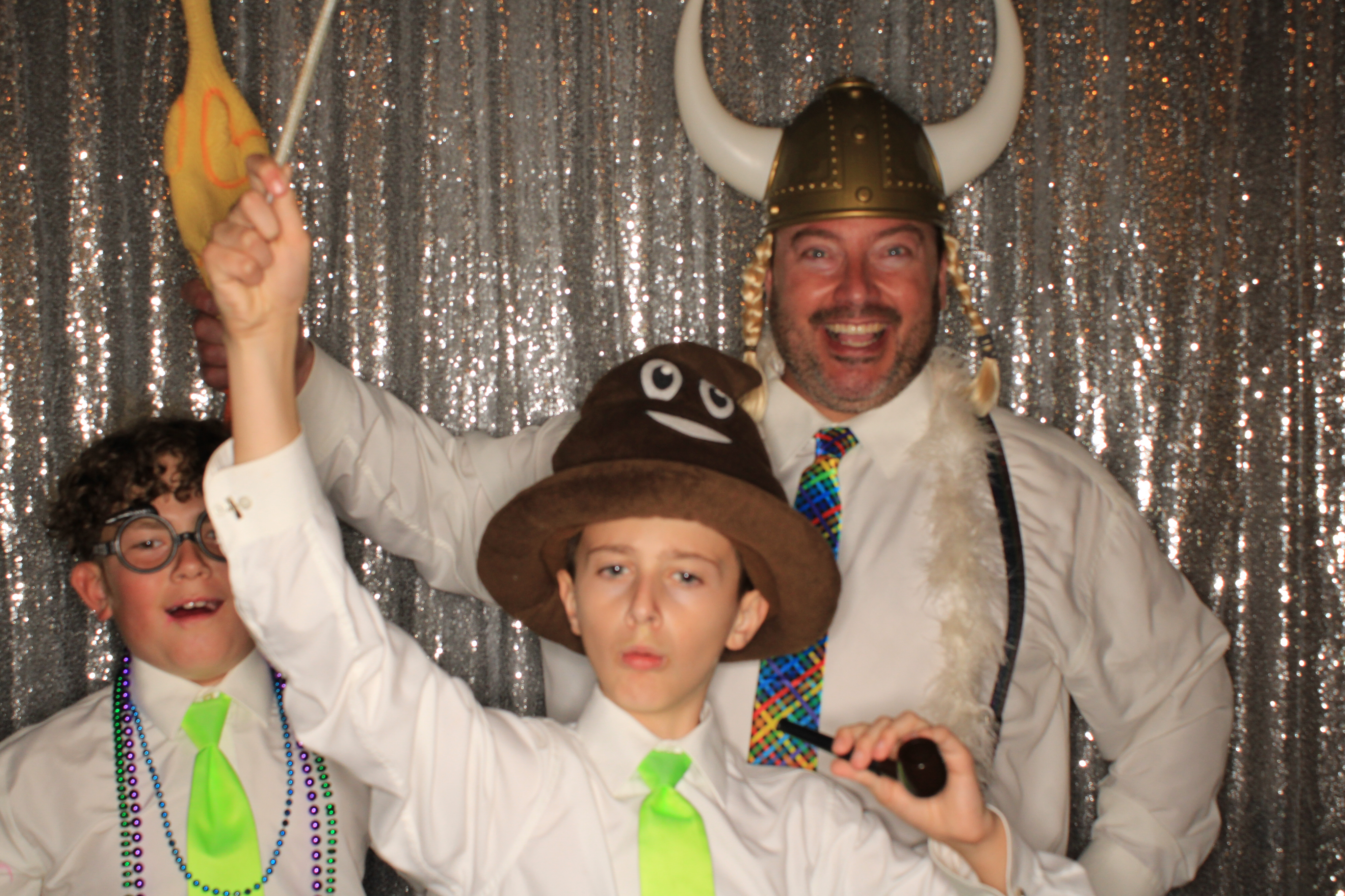 Dana and Ryan's Wedding | View more photos from the event at gallery.photoboothbillings.com/u/PhotoBoothBillings/Dana-and-Ryans-Wedding