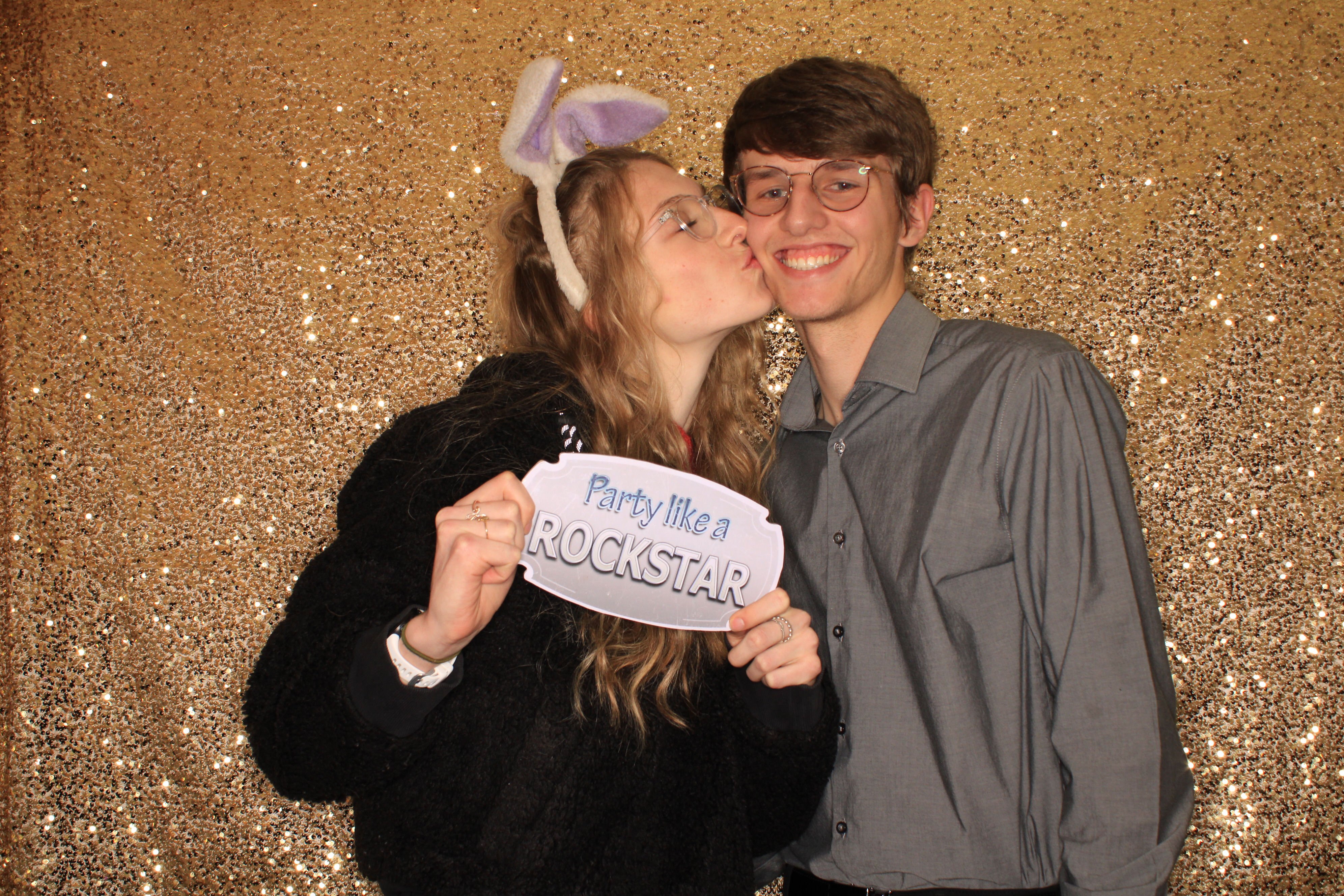 End of Year Celebration | View more photos from the event at gallery.photoboothbillings.com/u/PhotoBoothBillings/End-of-Year-Celebration