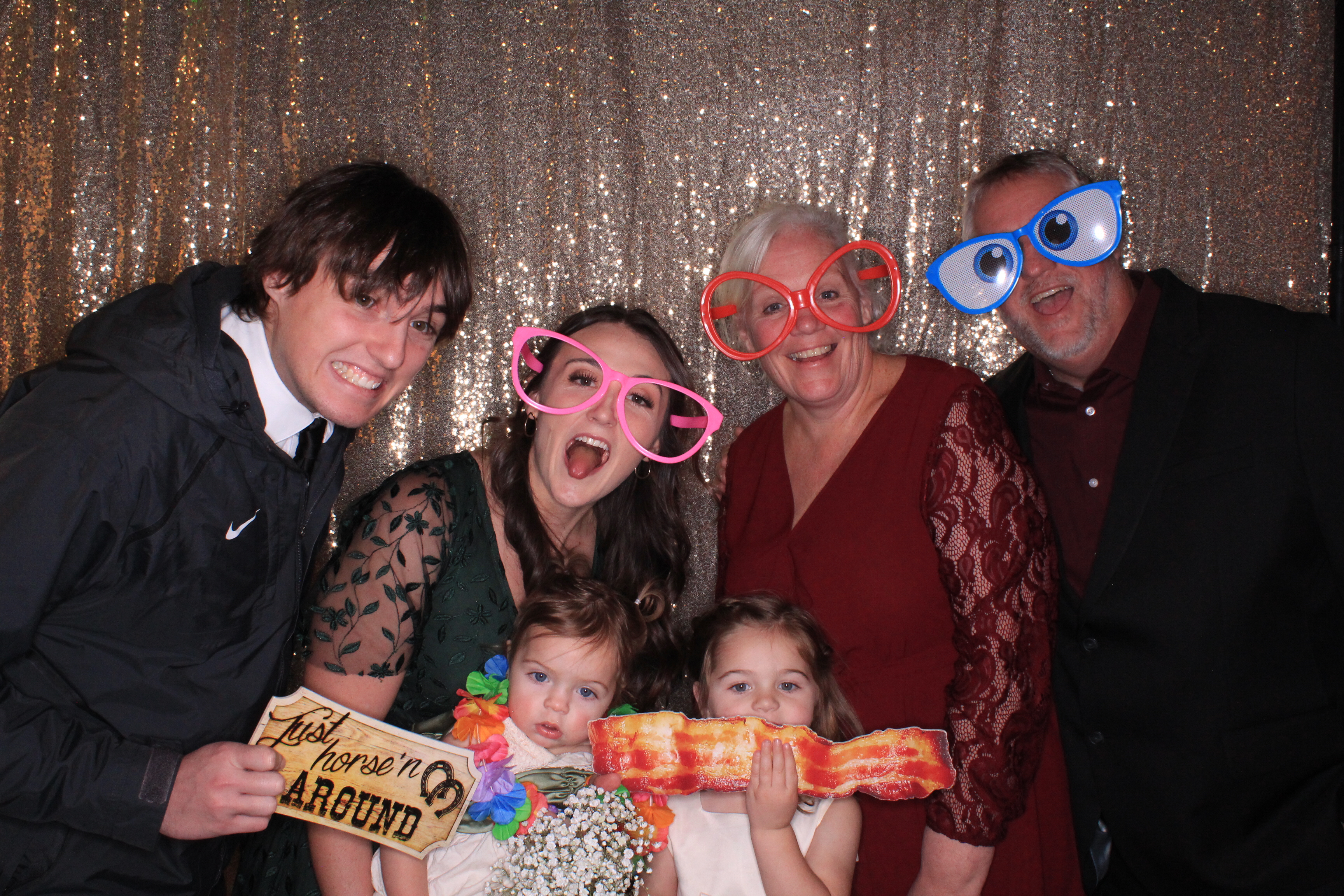Ethan and Alexa's Wedding | View more photos from the event at gallery.photoboothbillings.com/u/PhotoBoothBillings/Ethan-and-Alexas-Wedding