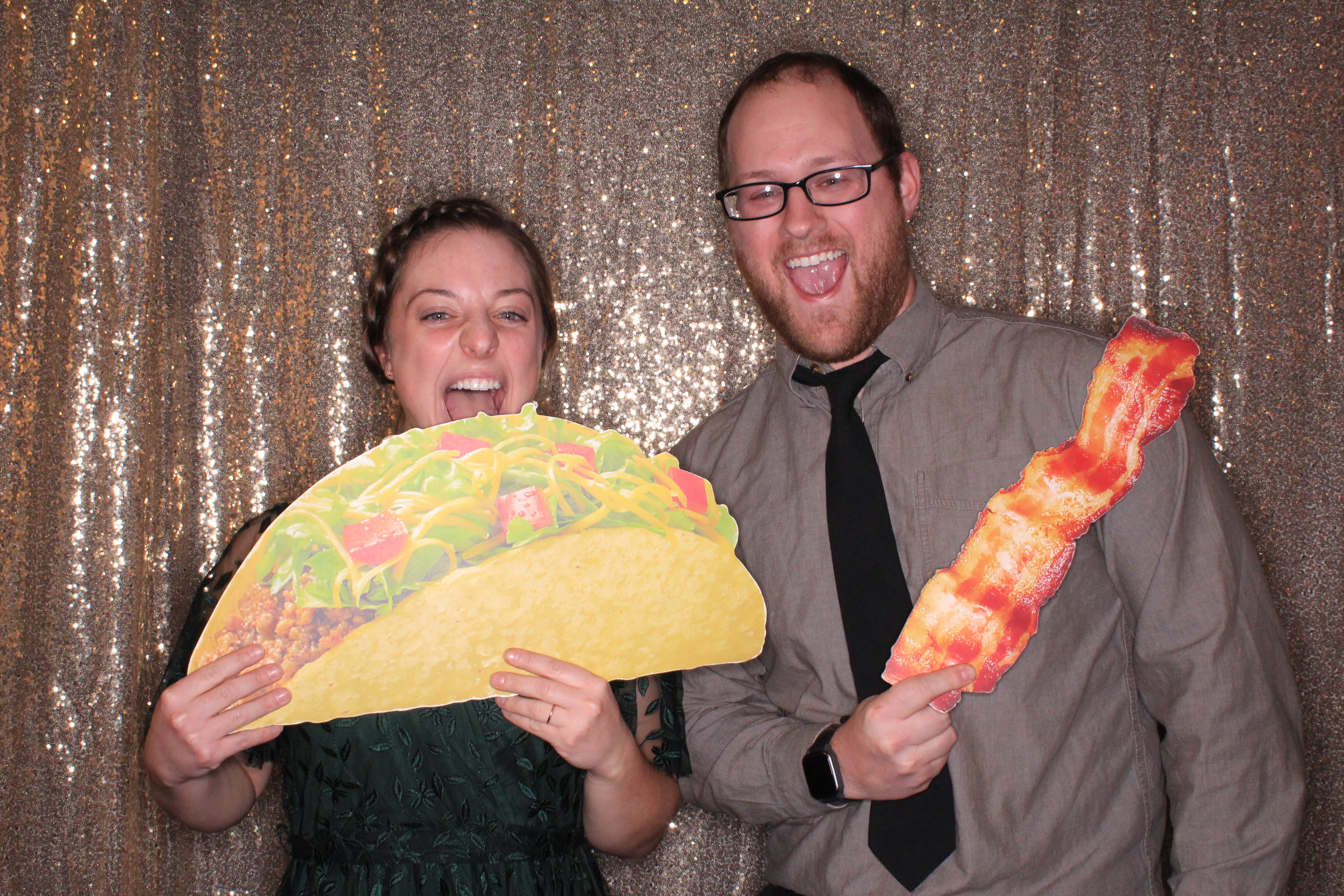 Ethan and Alexa's Wedding | View more photos from the event at gallery.photoboothbillings.com/u/PhotoBoothBillings/Ethan-and-Alexas-Wedding