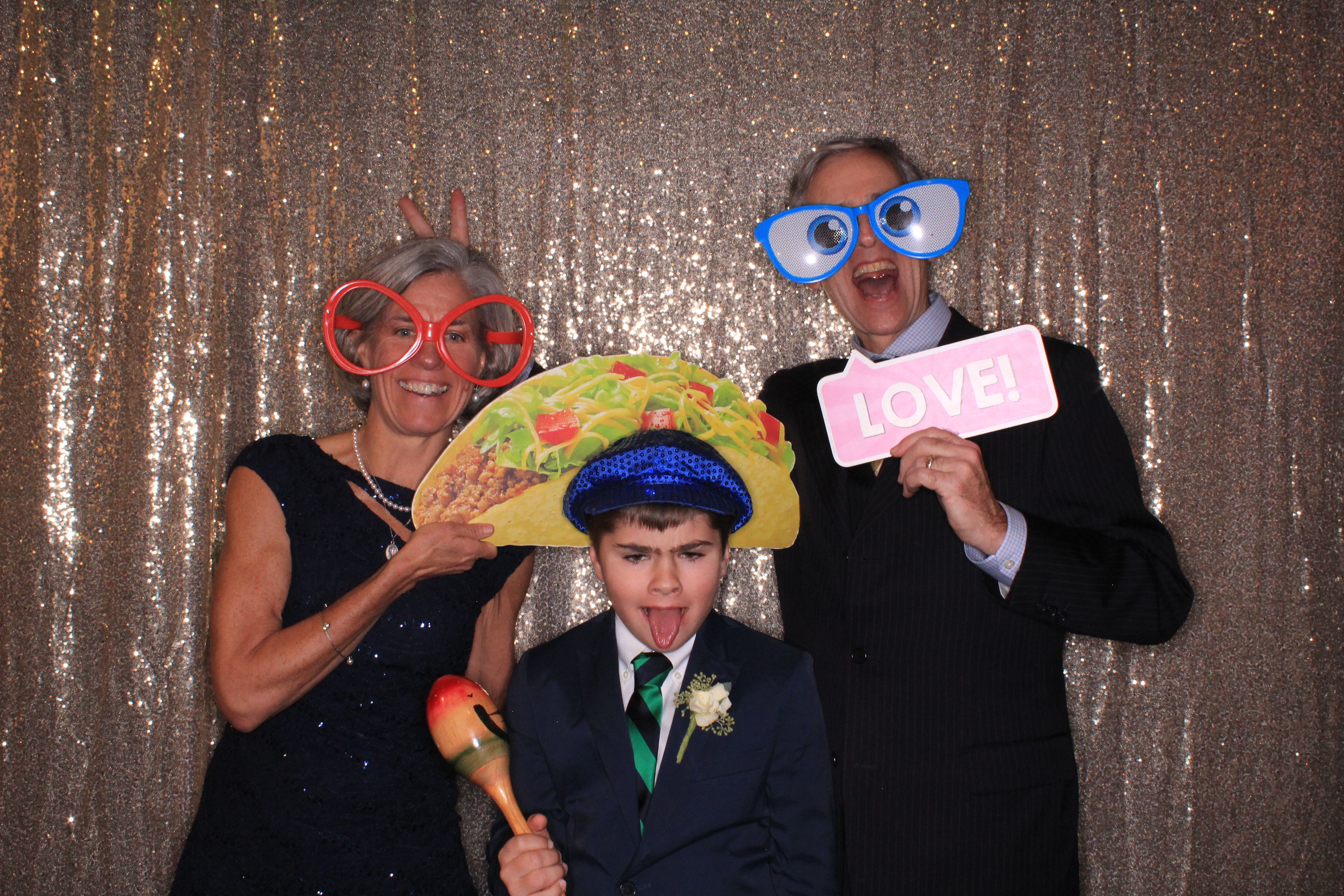 Ethan and Alexa's Wedding | View more photos from the event at gallery.photoboothbillings.com/u/PhotoBoothBillings/Ethan-and-Alexas-Wedding