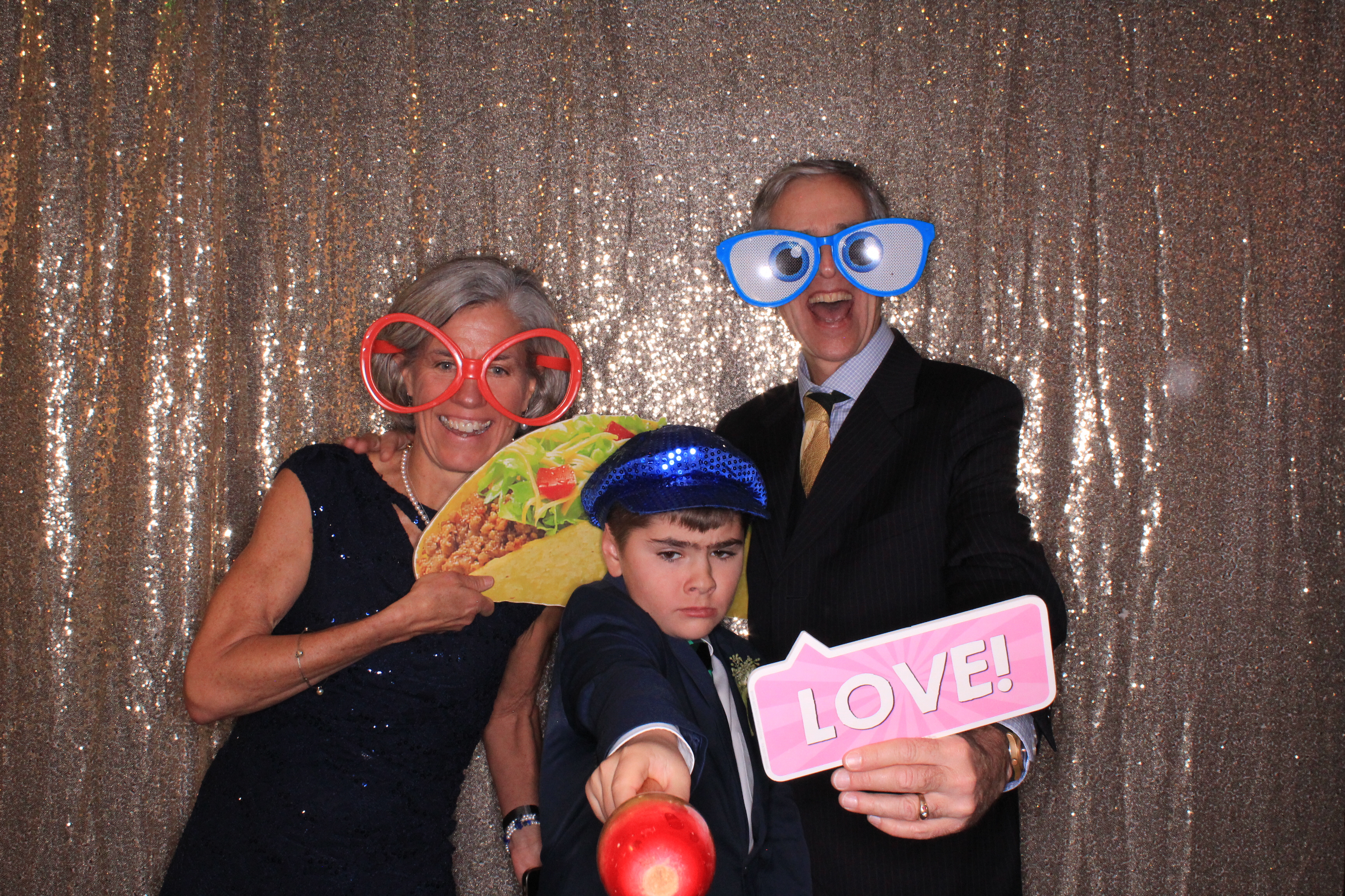 Ethan and Alexa's Wedding | View more photos from the event at gallery.photoboothbillings.com/u/PhotoBoothBillings/Ethan-and-Alexas-Wedding