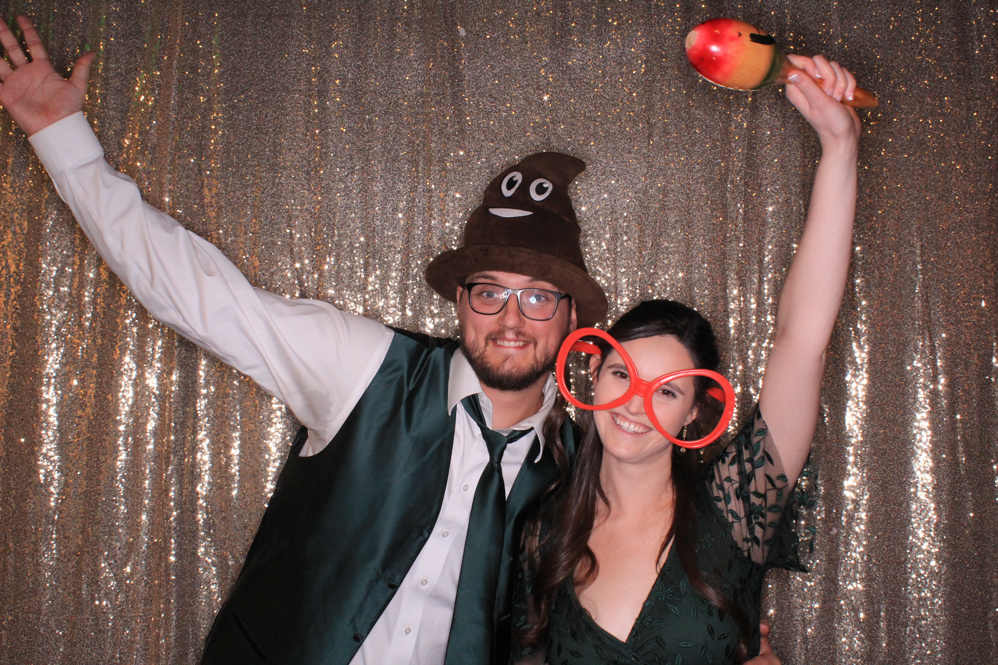 Ethan and Alexa's Wedding | View more photos from the event at gallery.photoboothbillings.com/u/PhotoBoothBillings/Ethan-and-Alexas-Wedding