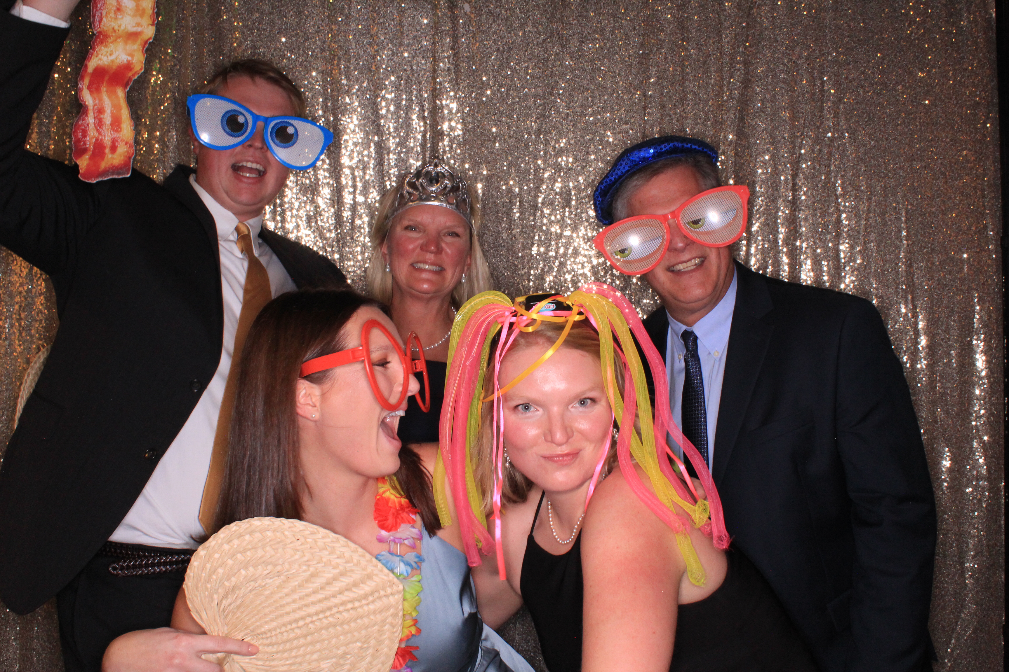 Ethan and Alexa's Wedding | View more photos from the event at gallery.photoboothbillings.com/u/PhotoBoothBillings/Ethan-and-Alexas-Wedding