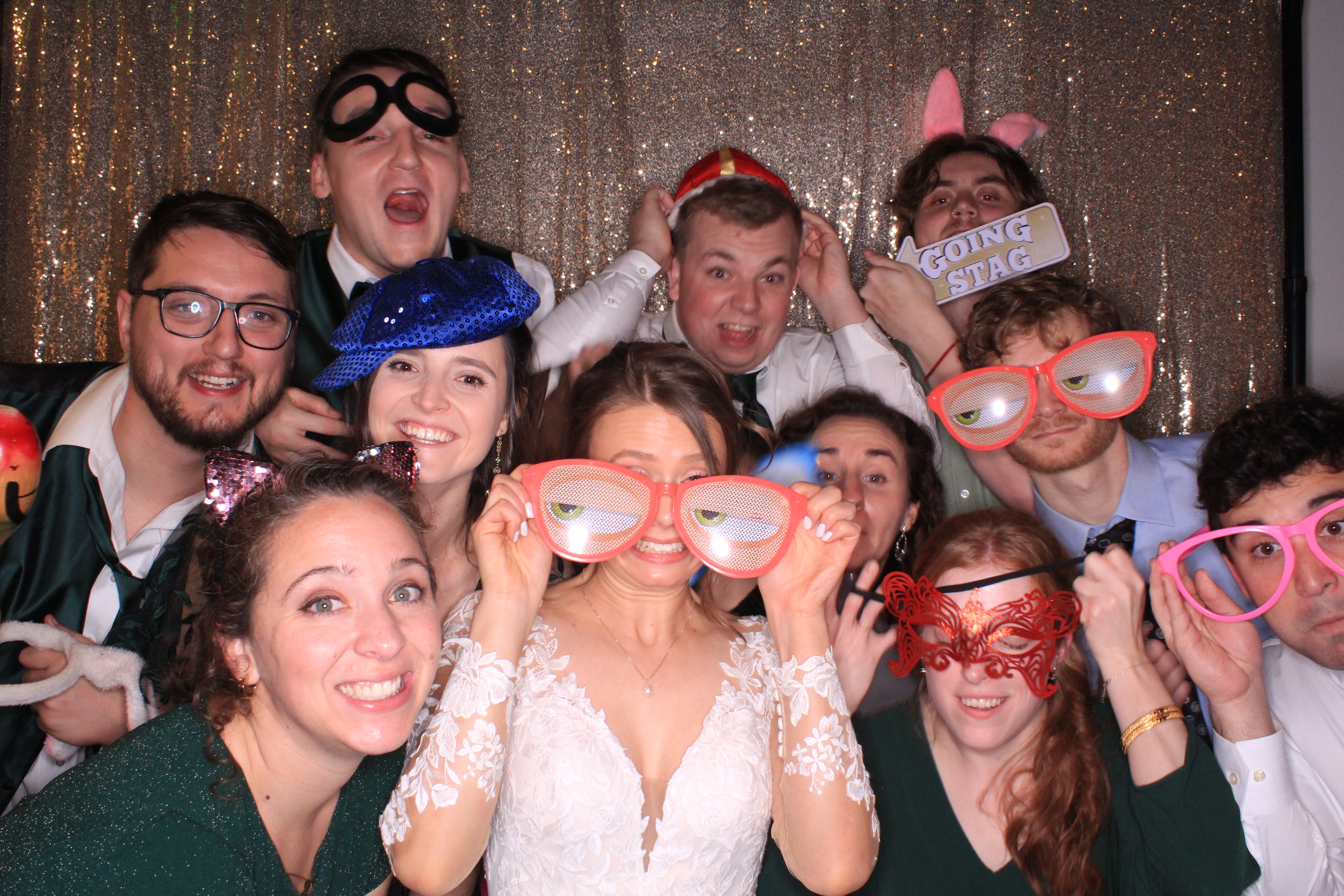 Ethan and Alexa's Wedding | View more photos from the event at gallery.photoboothbillings.com/u/PhotoBoothBillings/Ethan-and-Alexas-Wedding
