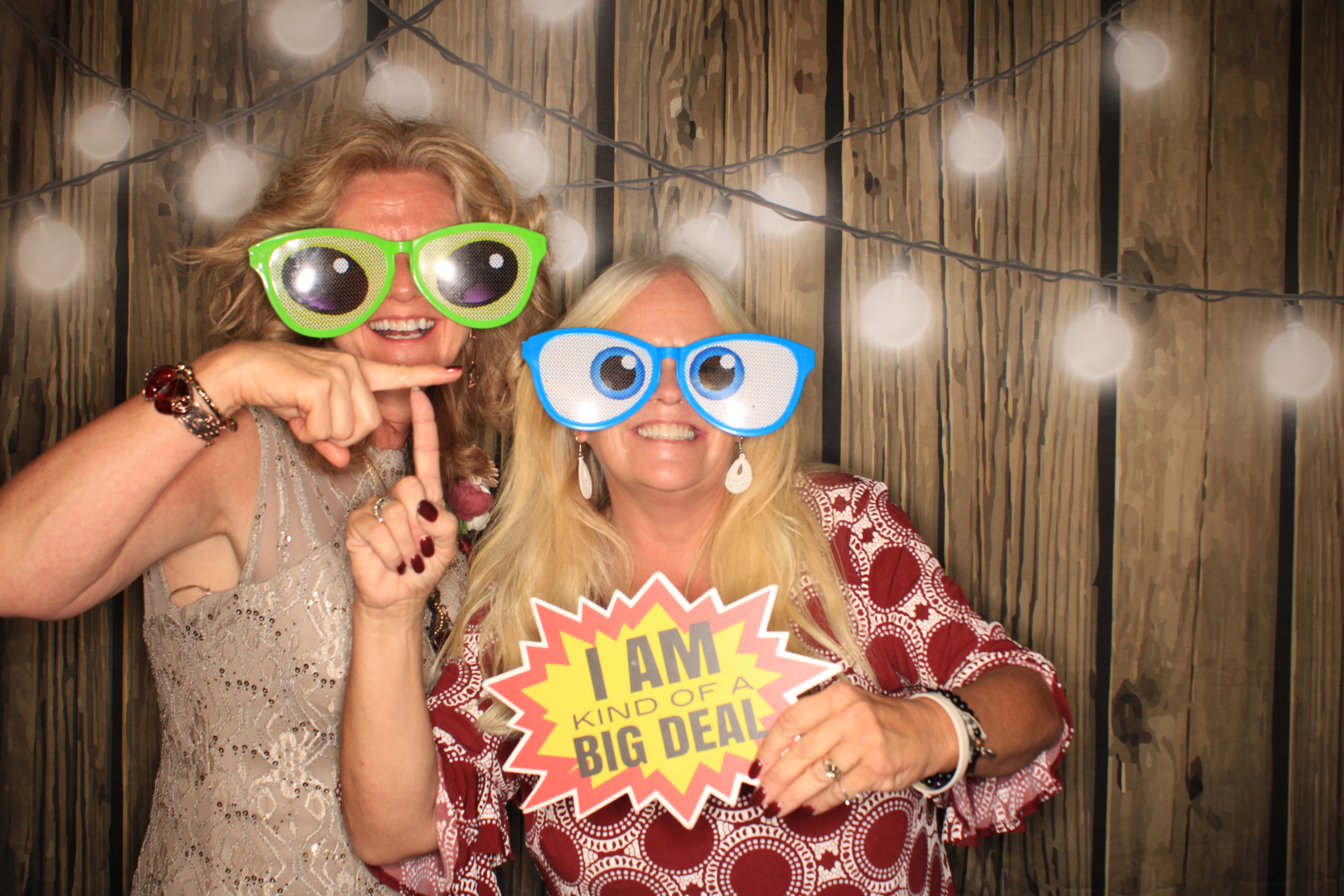 Kathryn and Jeffery's Wedding | View more photos from the event at gallery.photoboothbillings.com/u/PhotoBoothBillings/Kathryn-and-Jefferys-Wedding