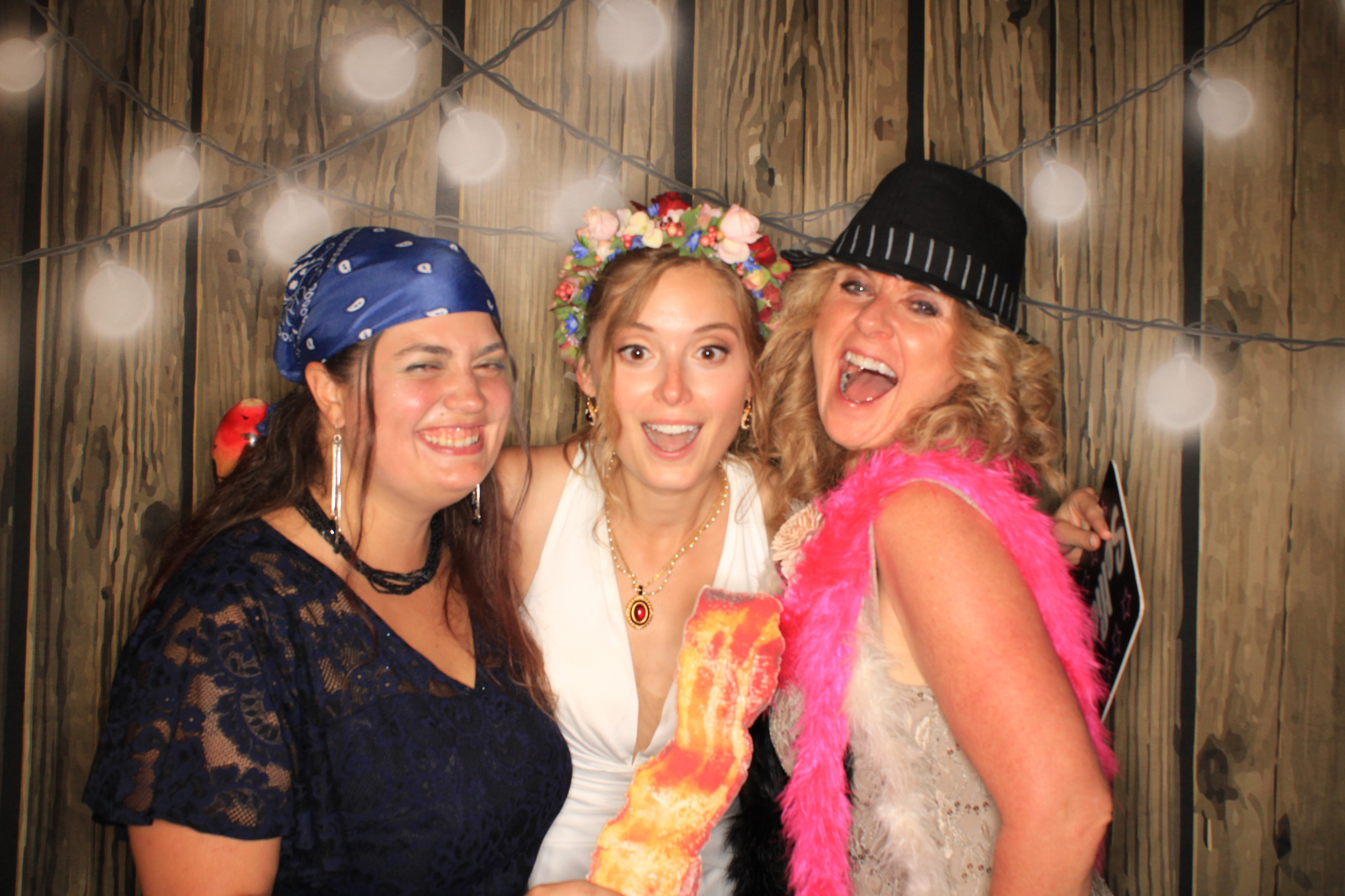 Kathryn and Jeffery's Wedding | View more photos from the event at gallery.photoboothbillings.com/u/PhotoBoothBillings/Kathryn-and-Jefferys-Wedding