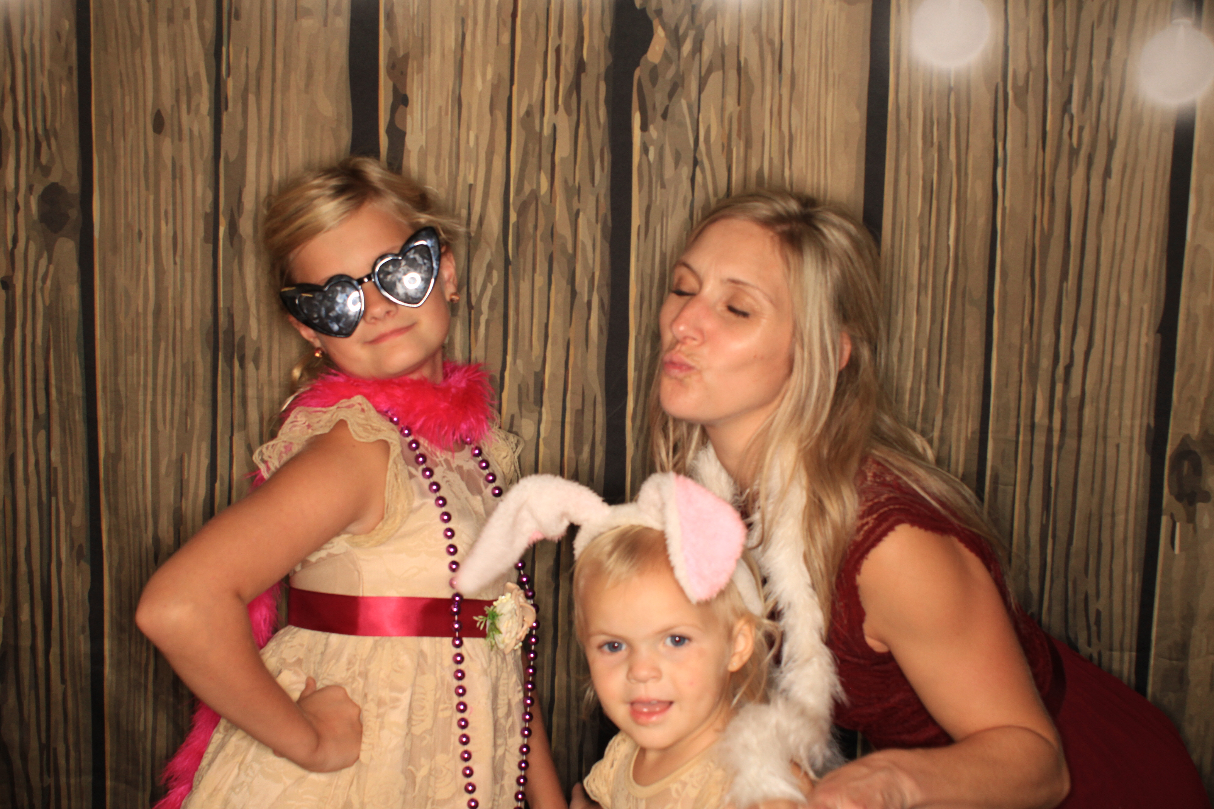 Kathryn and Jeffery's Wedding | View more photos from the event at gallery.photoboothbillings.com/u/PhotoBoothBillings/Kathryn-and-Jefferys-Wedding