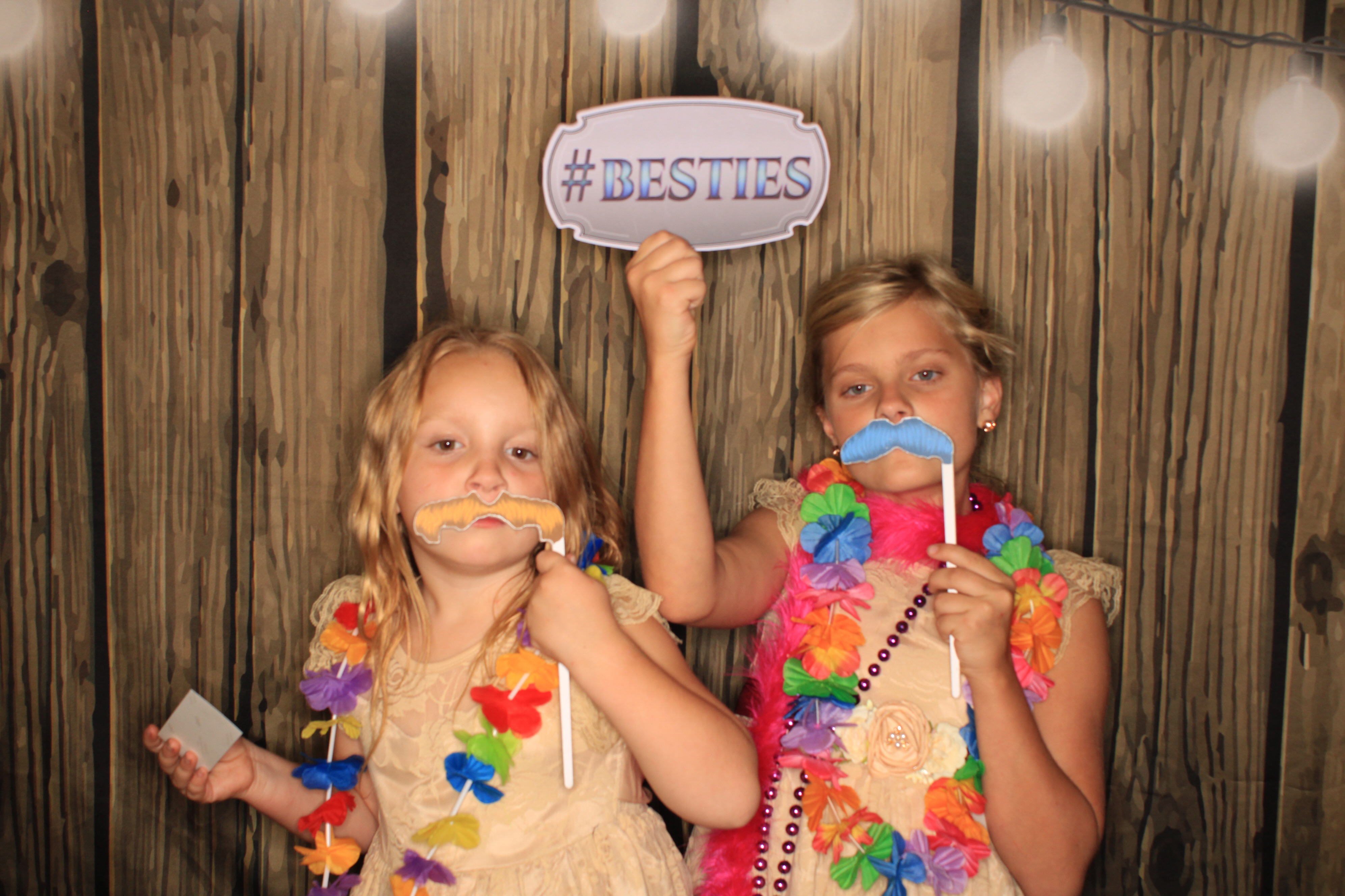 Kathryn and Jeffery's Wedding | View more photos from the event at gallery.photoboothbillings.com/u/PhotoBoothBillings/Kathryn-and-Jefferys-Wedding