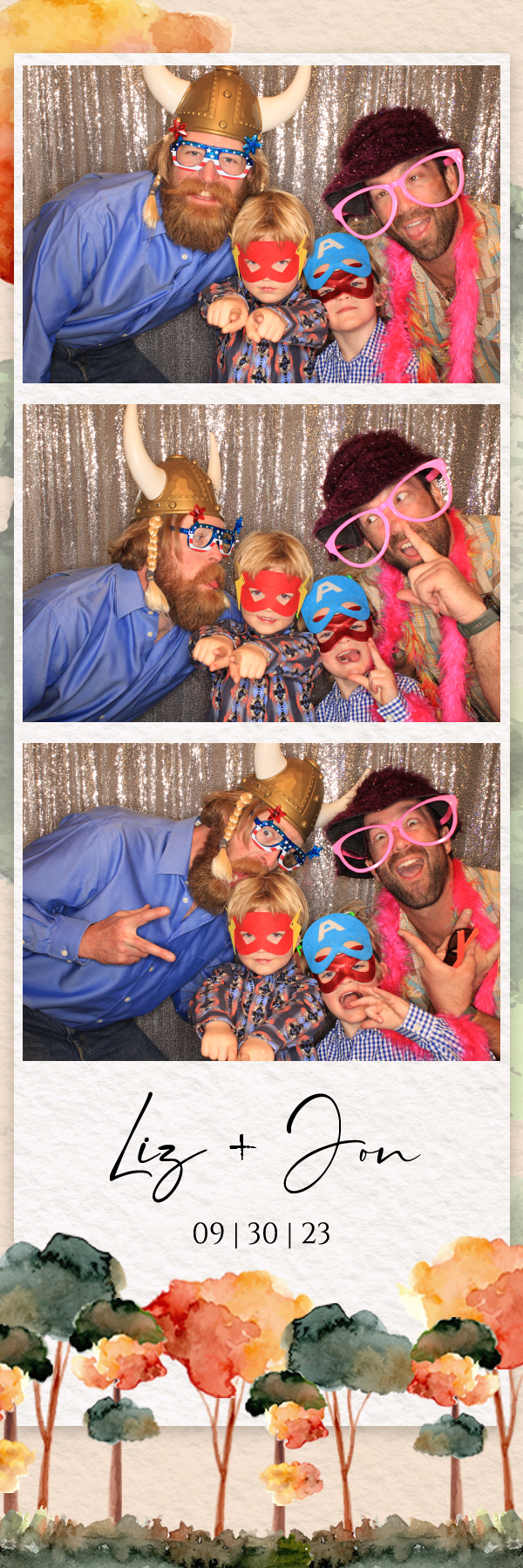 Liz and Jon's Wedding | View more photos from the event at gallery.photoboothbillings.com/u/PhotoBoothBillings/Liz-and-Jons-Wedding