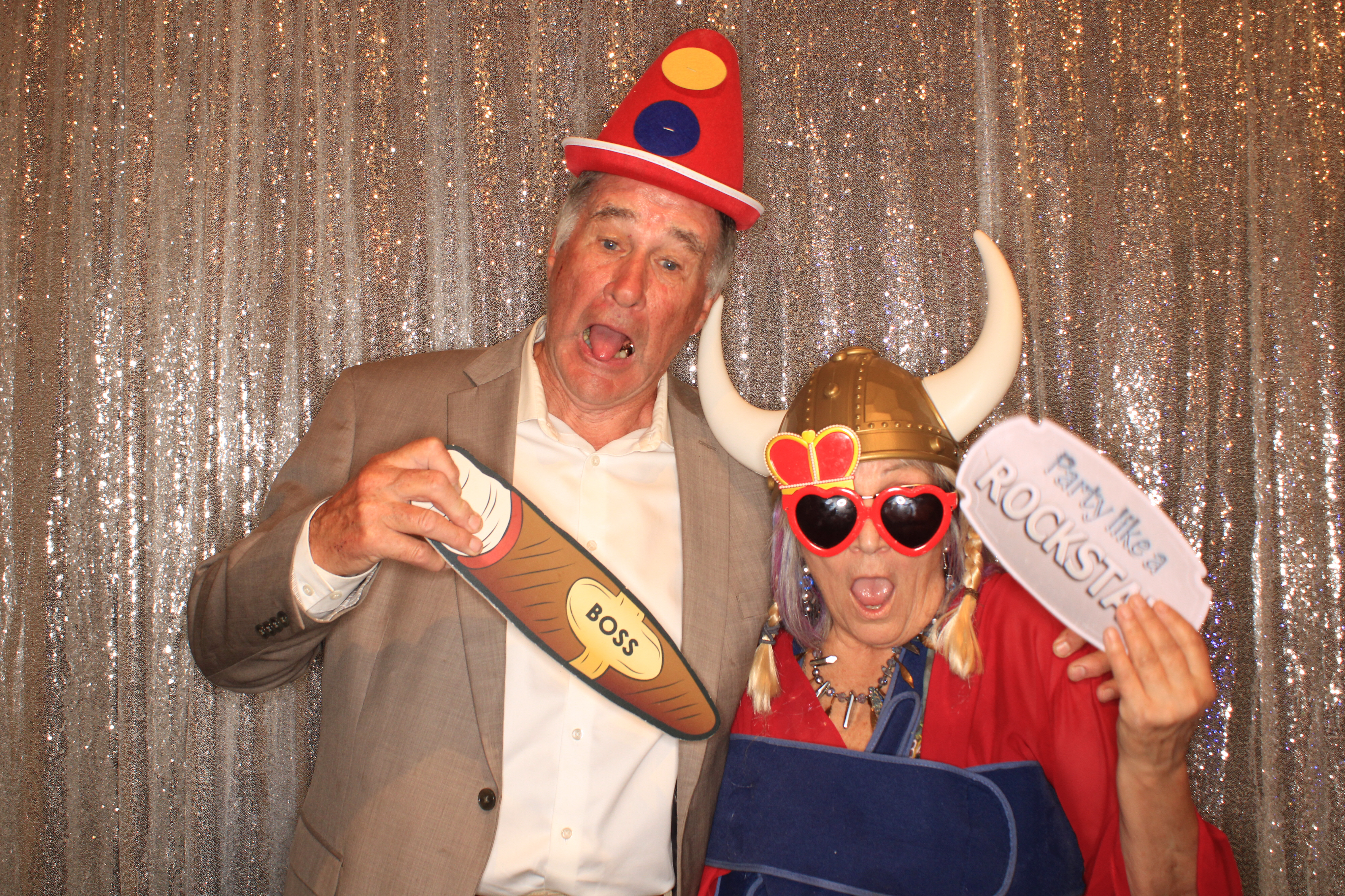 Liz and Jon's Wedding | View more photos from the event at gallery.photoboothbillings.com/u/PhotoBoothBillings/Liz-and-Jons-Wedding