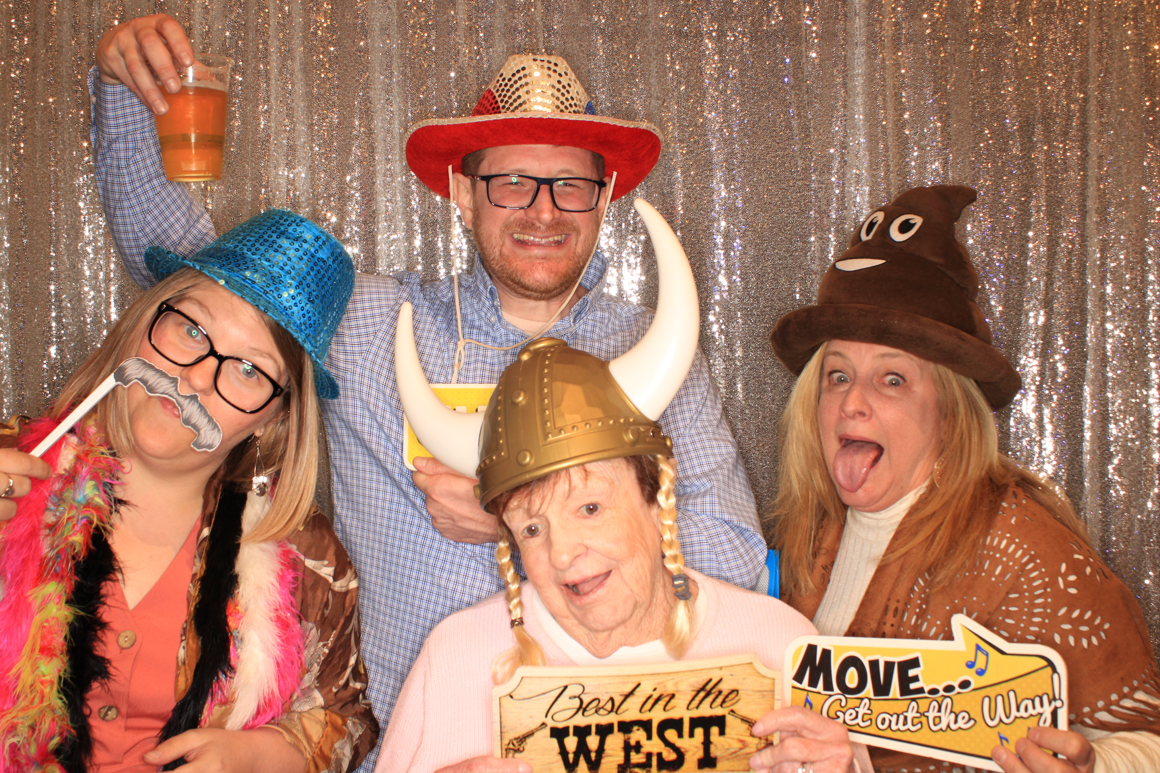 Liz and Jon's Wedding | View more photos from the event at gallery.photoboothbillings.com/u/PhotoBoothBillings/Liz-and-Jons-Wedding
