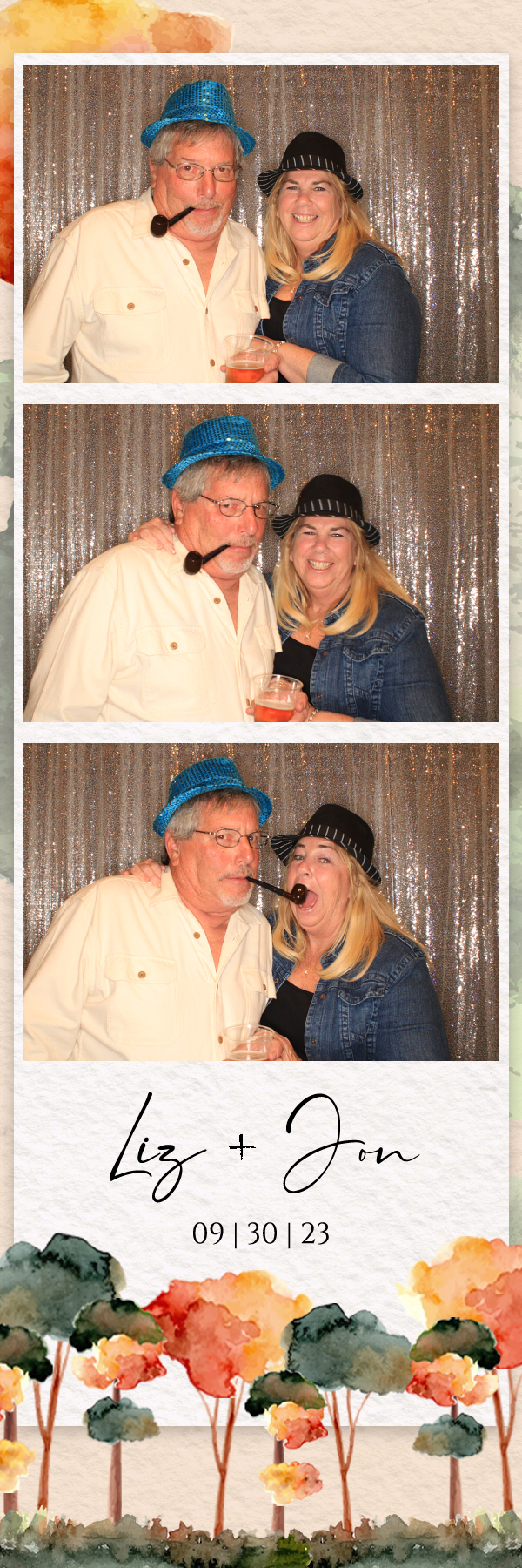 Liz and Jon's Wedding | View more photos from the event at gallery.photoboothbillings.com/u/PhotoBoothBillings/Liz-and-Jons-Wedding