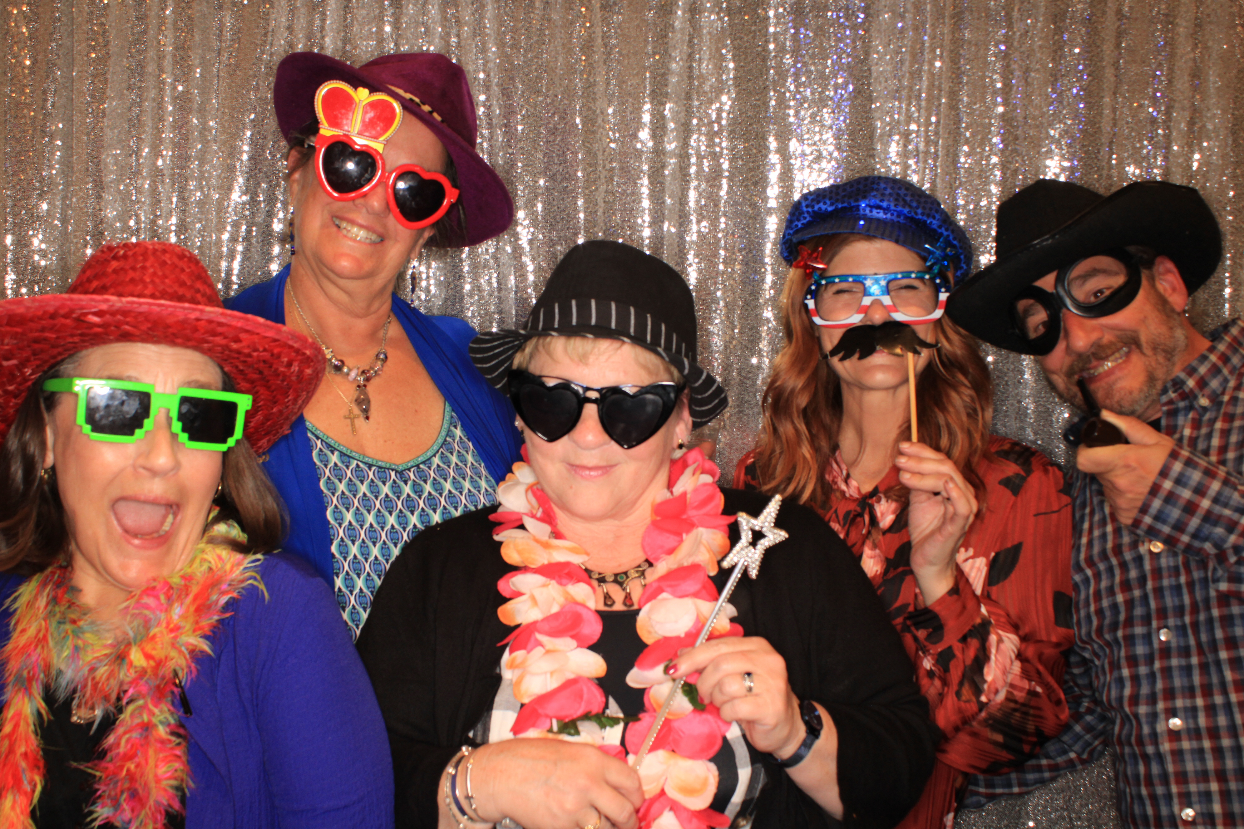 Liz and Jon's Wedding | View more photos from the event at gallery.photoboothbillings.com/u/PhotoBoothBillings/Liz-and-Jons-Wedding
