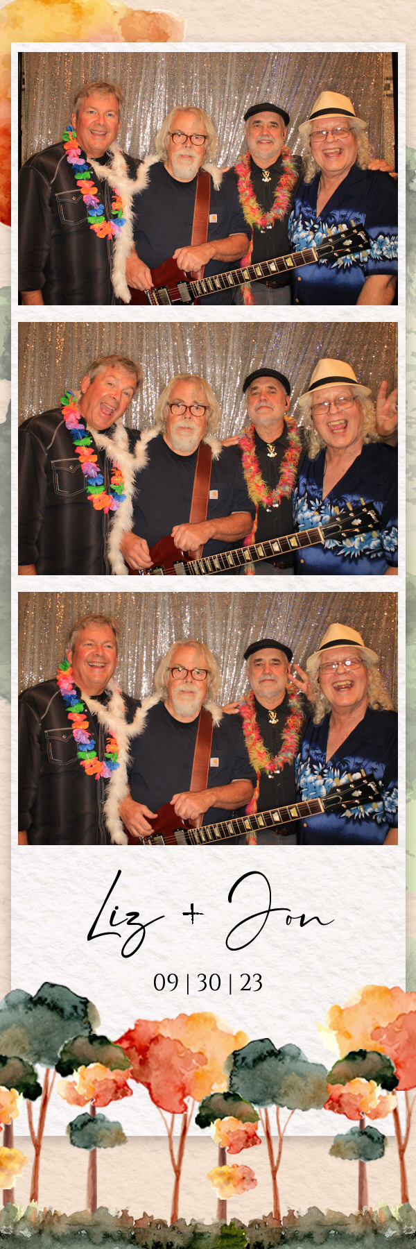 Liz and Jon's Wedding | View more photos from the event at gallery.photoboothbillings.com/u/PhotoBoothBillings/Liz-and-Jons-Wedding
