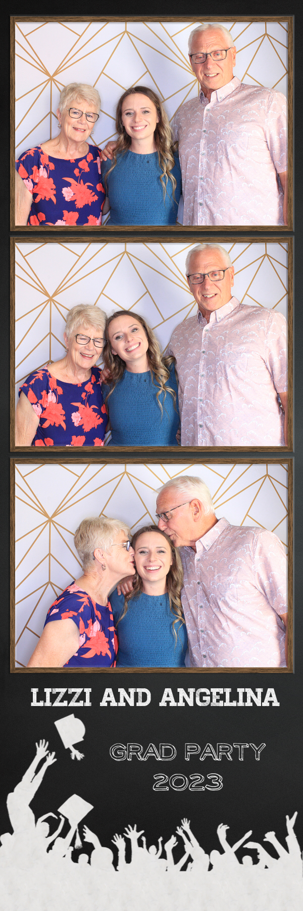 Lizzi and Angelina | View more photos from the event at gallery.photoboothbillings.com/u/PhotoBoothBillings/Lizzi-and-Angelina