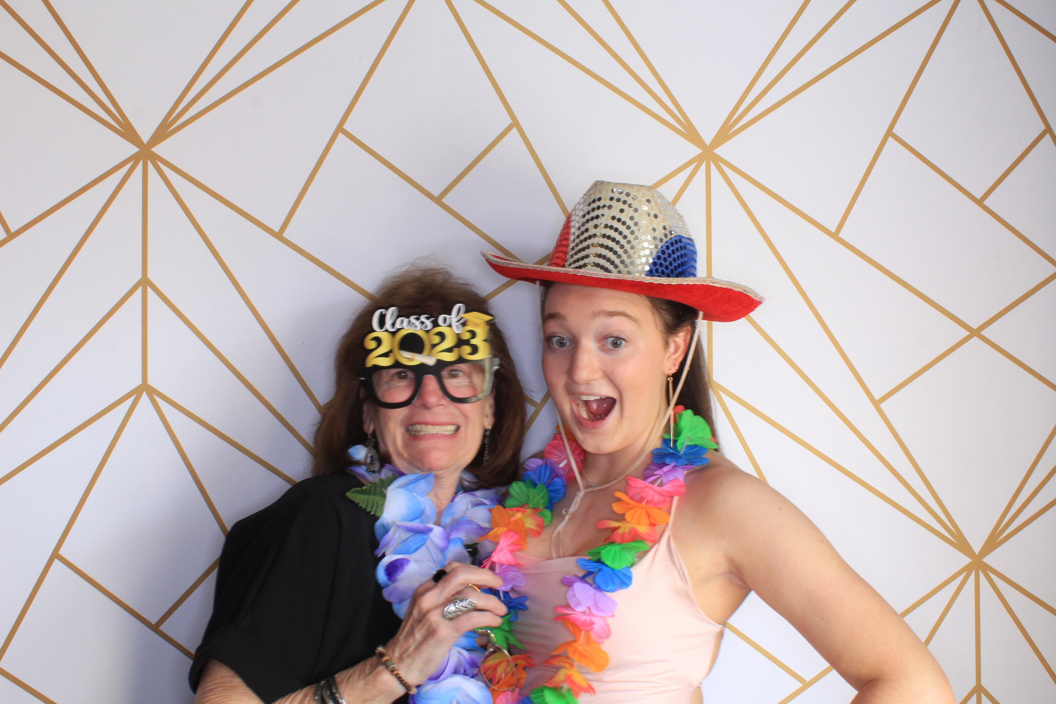 Lizzi and Angelina | View more photos from the event at gallery.photoboothbillings.com/u/PhotoBoothBillings/Lizzi-and-Angelina