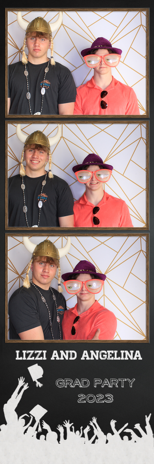 Lizzi and Angelina | View more photos from the event at gallery.photoboothbillings.com/u/PhotoBoothBillings/Lizzi-and-Angelina