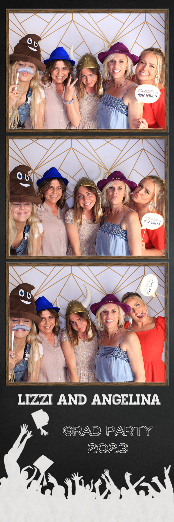 Lizzi and Angelina | View more photos from the event at gallery.photoboothbillings.com/u/PhotoBoothBillings/Lizzi-and-Angelina