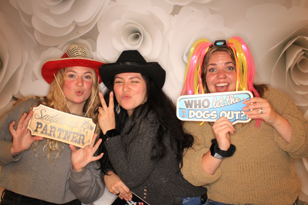 Purse-a-Palooza | View more photos from the event at gallery.photoboothbillings.com/u/PhotoBoothBillings/Purse-a-Palooza
