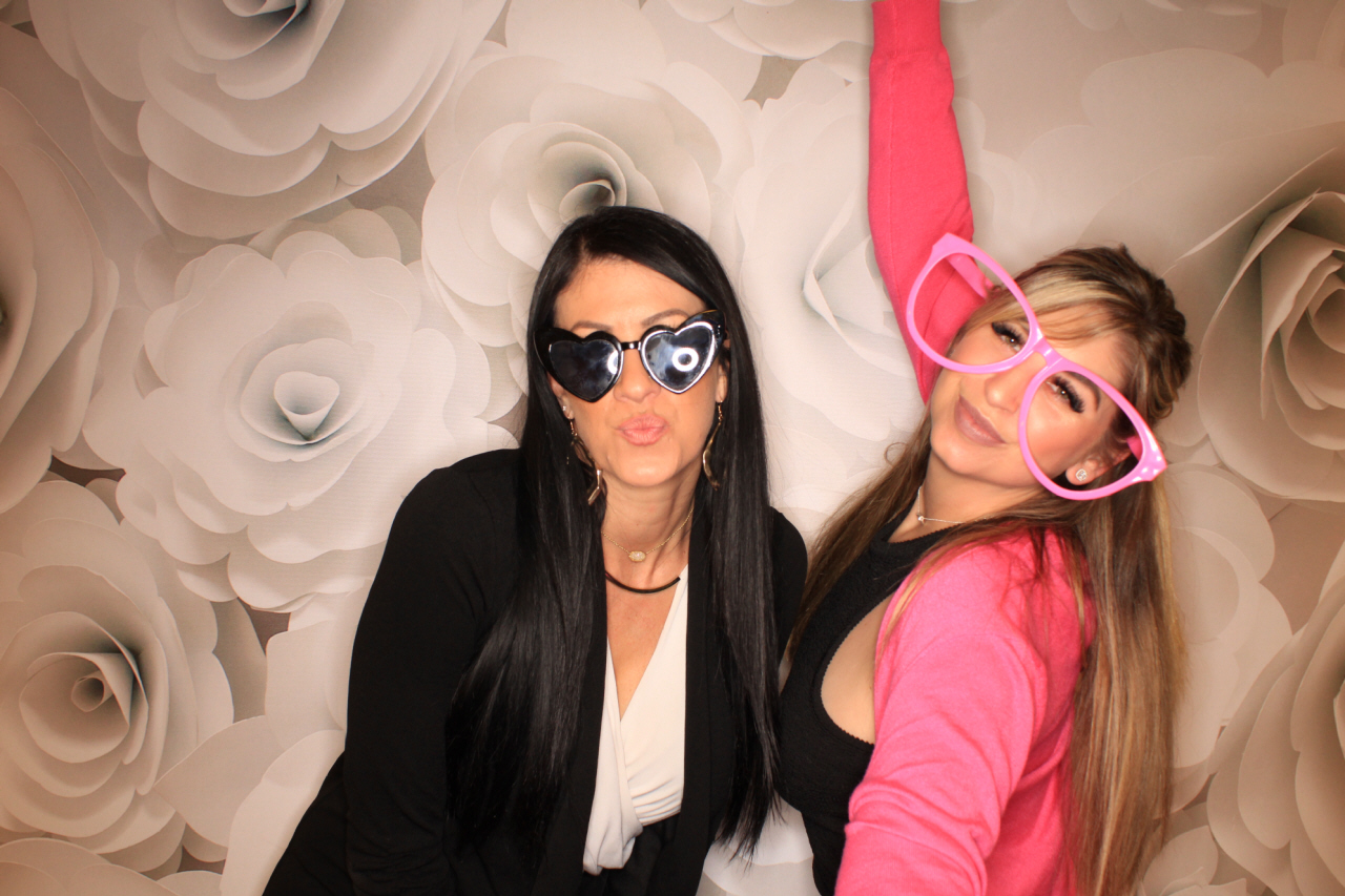 Purse-a-Palooza | View more photos from the event at gallery.photoboothbillings.com/u/PhotoBoothBillings/Purse-a-Palooza
