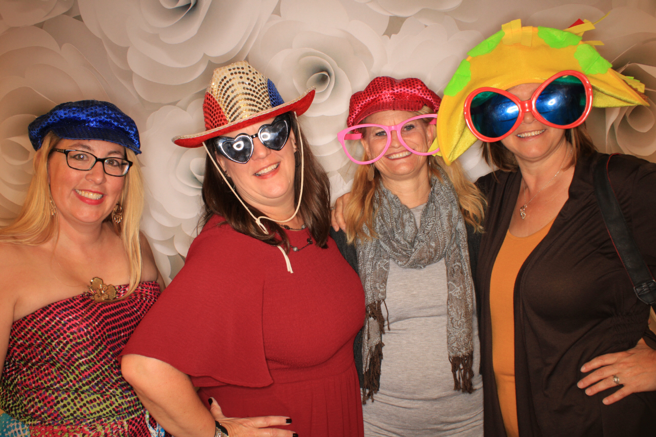 Purse-a-Palooza | View more photos from the event at gallery.photoboothbillings.com/u/PhotoBoothBillings/Purse-a-Palooza