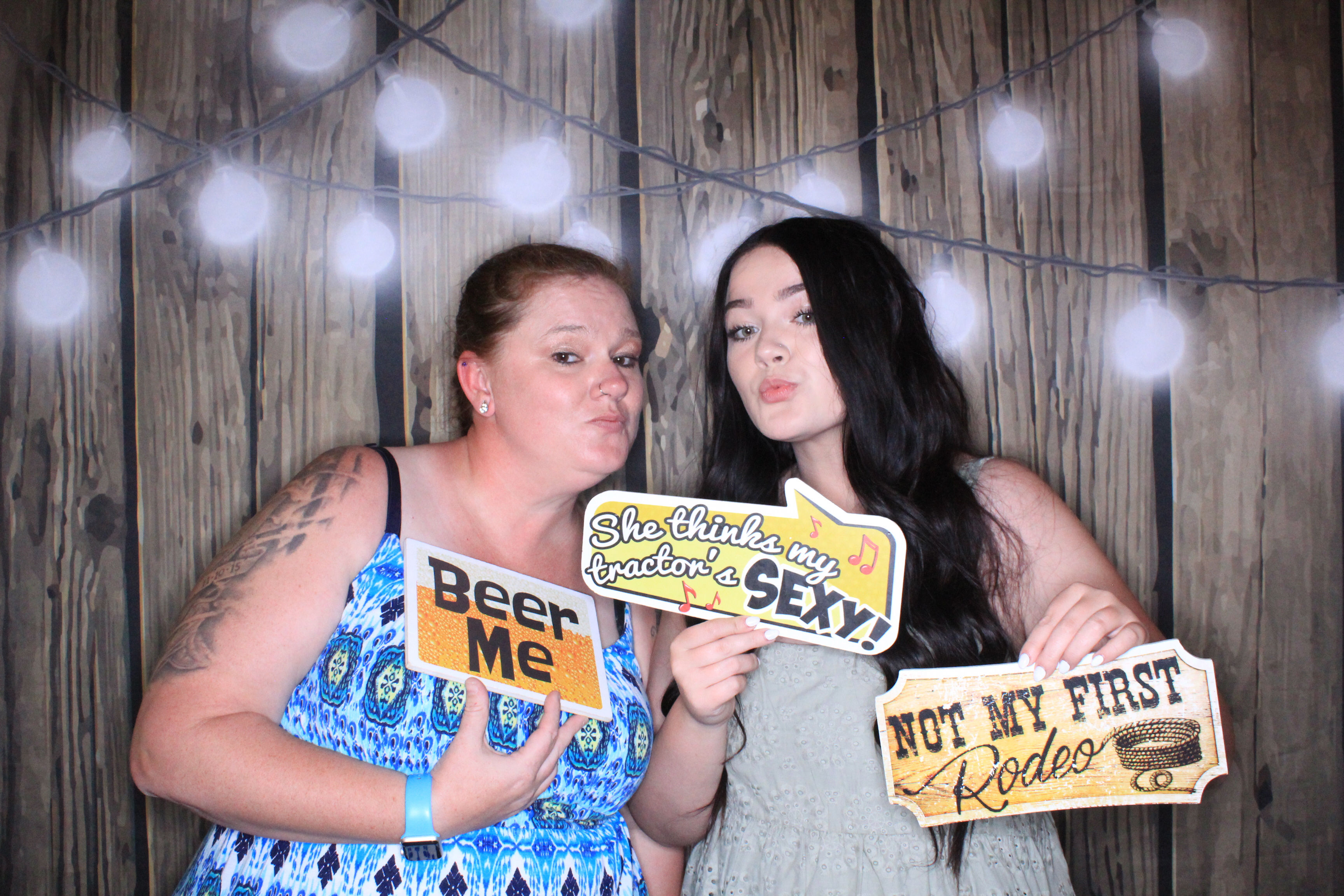The Baetens Wedding | View more photos from the event at gallery.photoboothbillings.com/u/PhotoBoothBillings/The-Baetens-Wedding