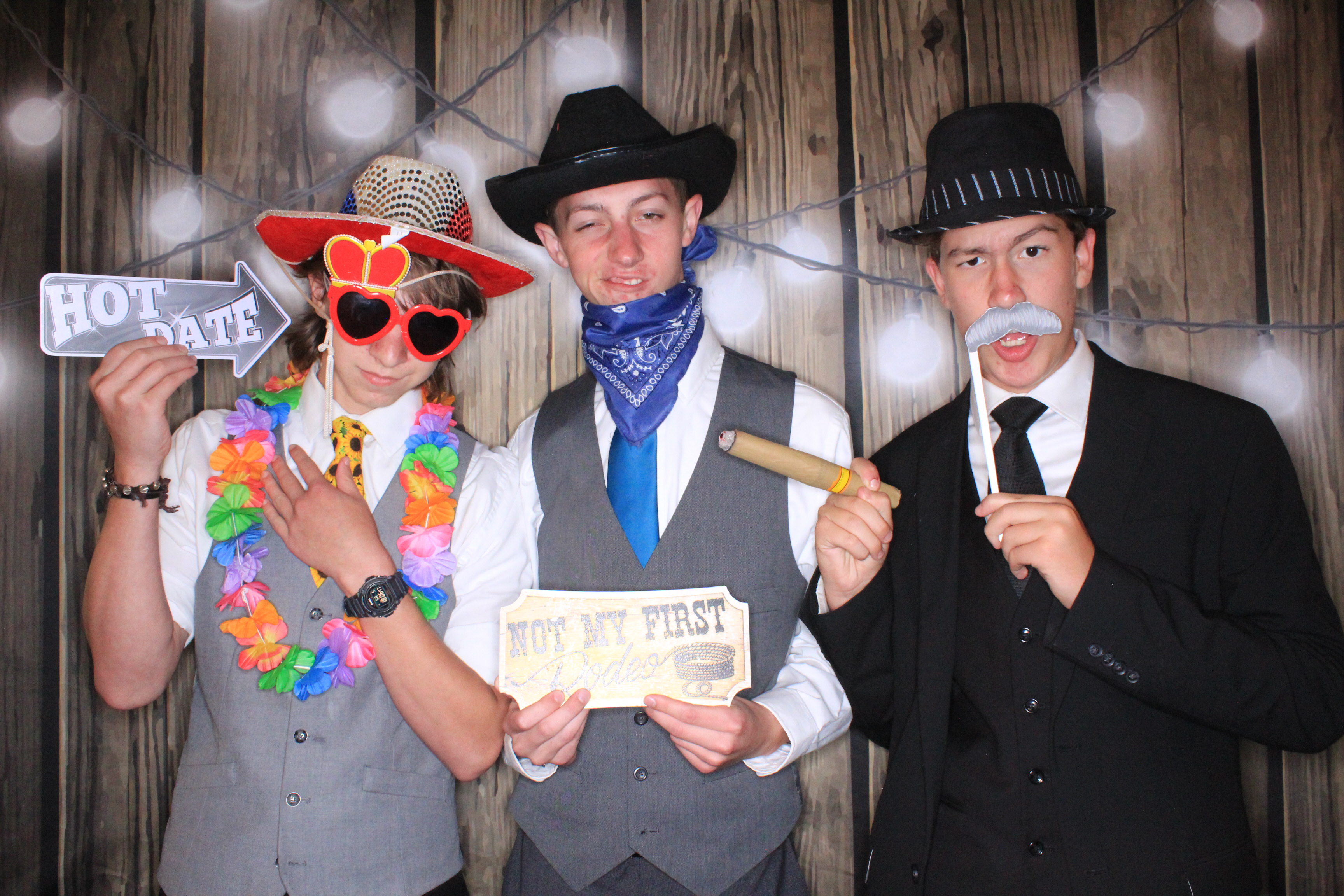 The Baetens Wedding | View more photos from the event at gallery.photoboothbillings.com/u/PhotoBoothBillings/The-Baetens-Wedding