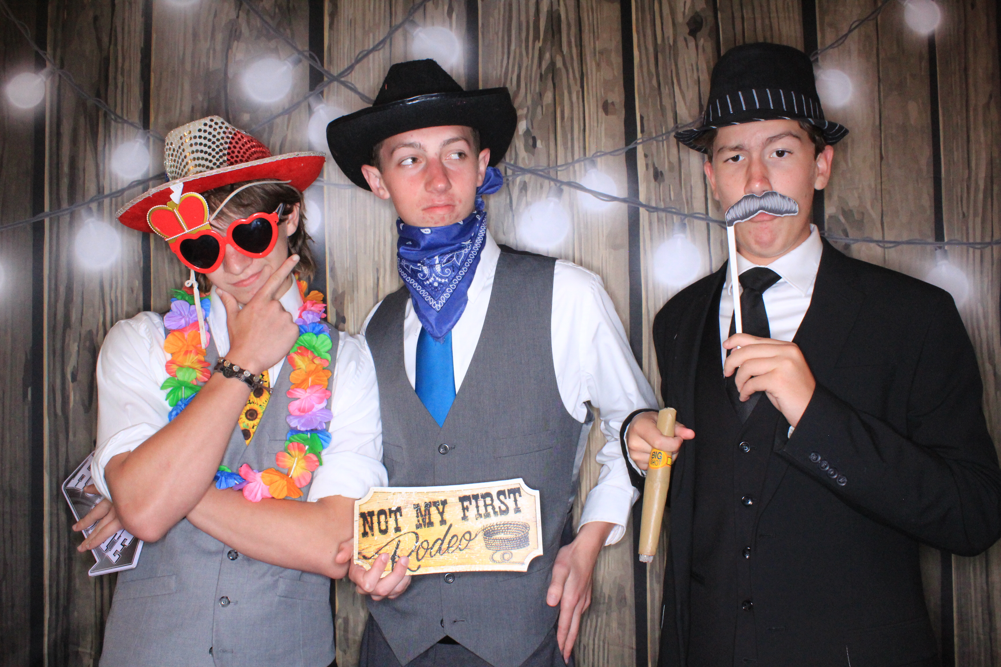 The Baetens Wedding | View more photos from the event at gallery.photoboothbillings.com/u/PhotoBoothBillings/The-Baetens-Wedding