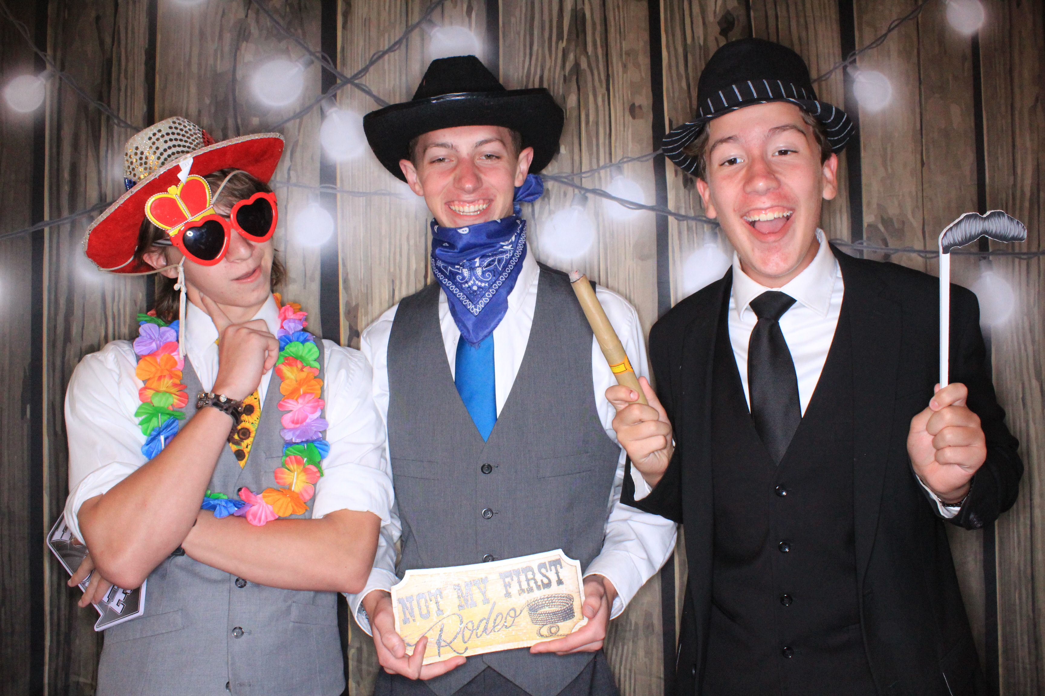 The Baetens Wedding | View more photos from the event at gallery.photoboothbillings.com/u/PhotoBoothBillings/The-Baetens-Wedding