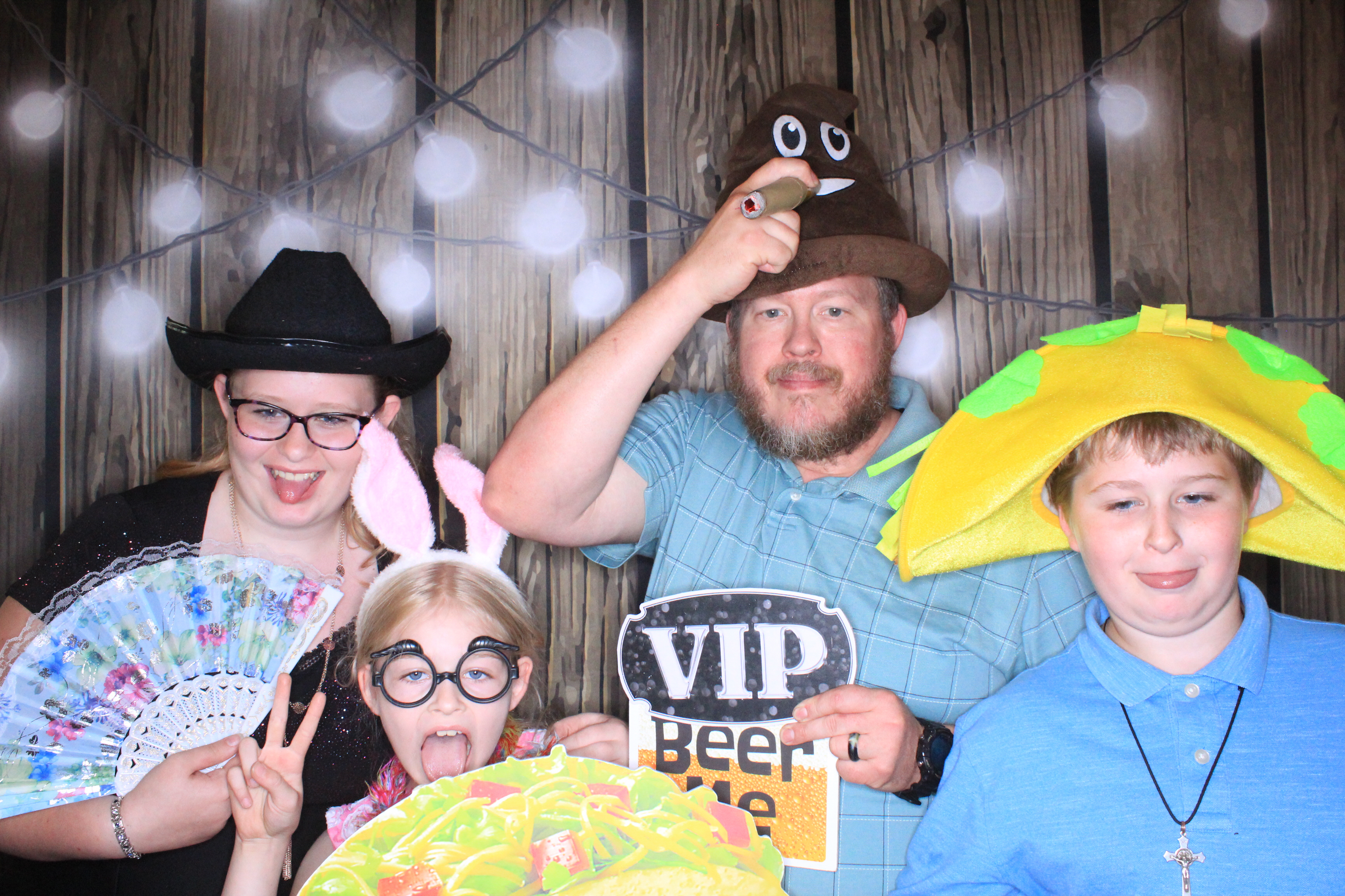 The Baetens Wedding | View more photos from the event at gallery.photoboothbillings.com/u/PhotoBoothBillings/The-Baetens-Wedding
