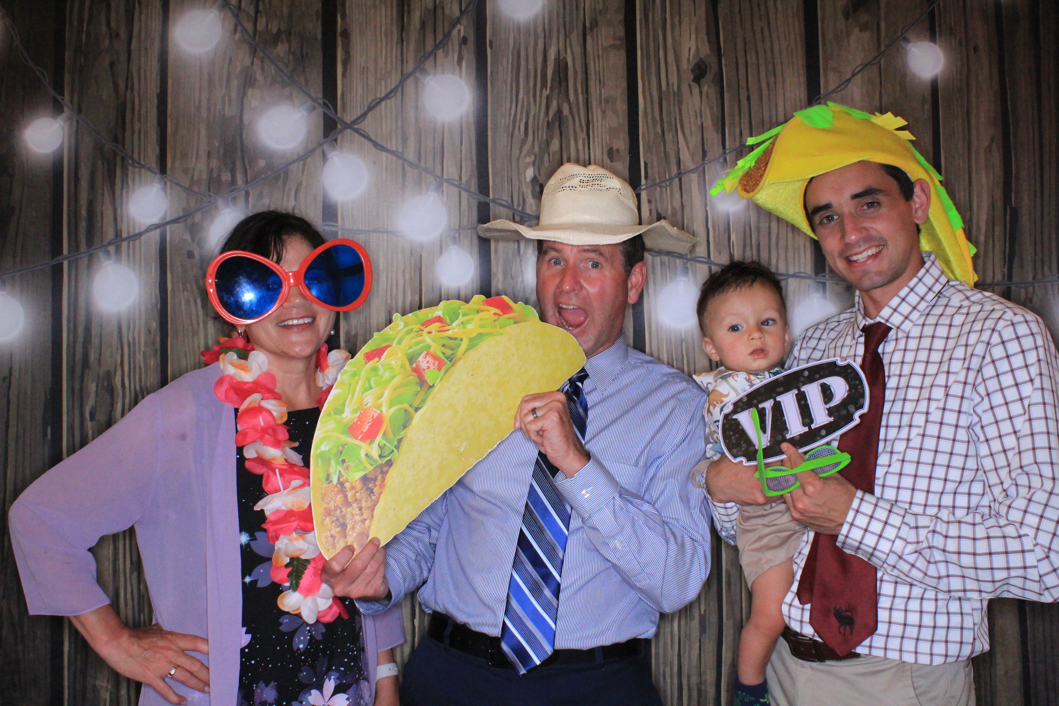The Baetens Wedding | View more photos from the event at gallery.photoboothbillings.com/u/PhotoBoothBillings/The-Baetens-Wedding