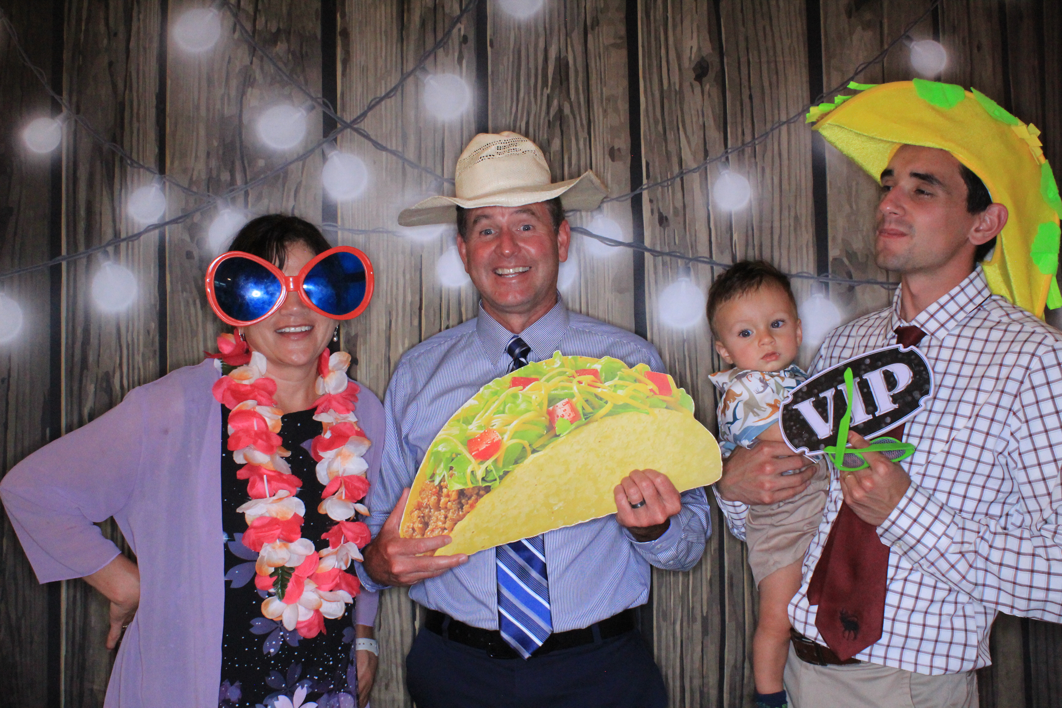 The Baetens Wedding | View more photos from the event at gallery.photoboothbillings.com/u/PhotoBoothBillings/The-Baetens-Wedding