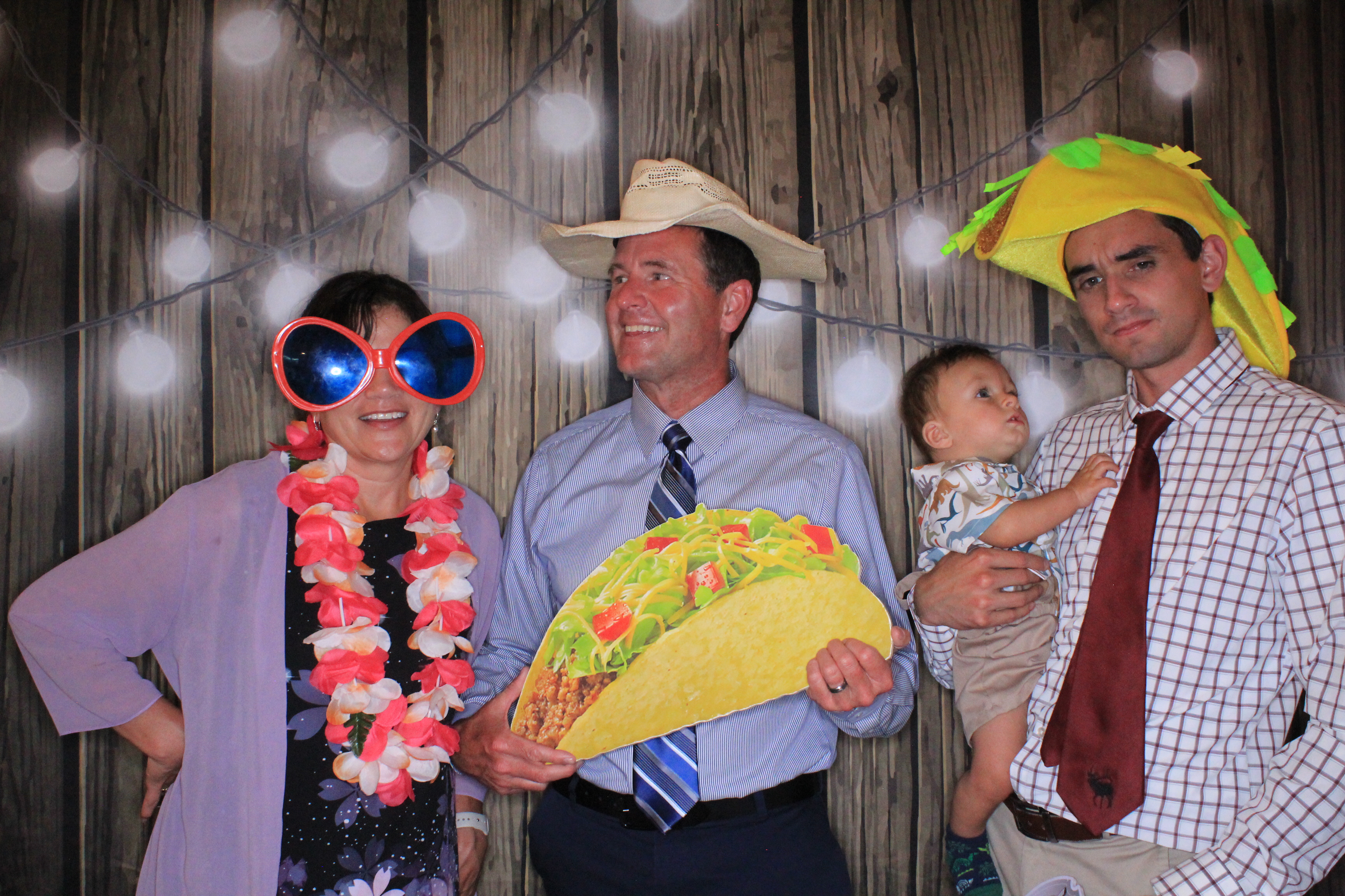 The Baetens Wedding | View more photos from the event at gallery.photoboothbillings.com/u/PhotoBoothBillings/The-Baetens-Wedding