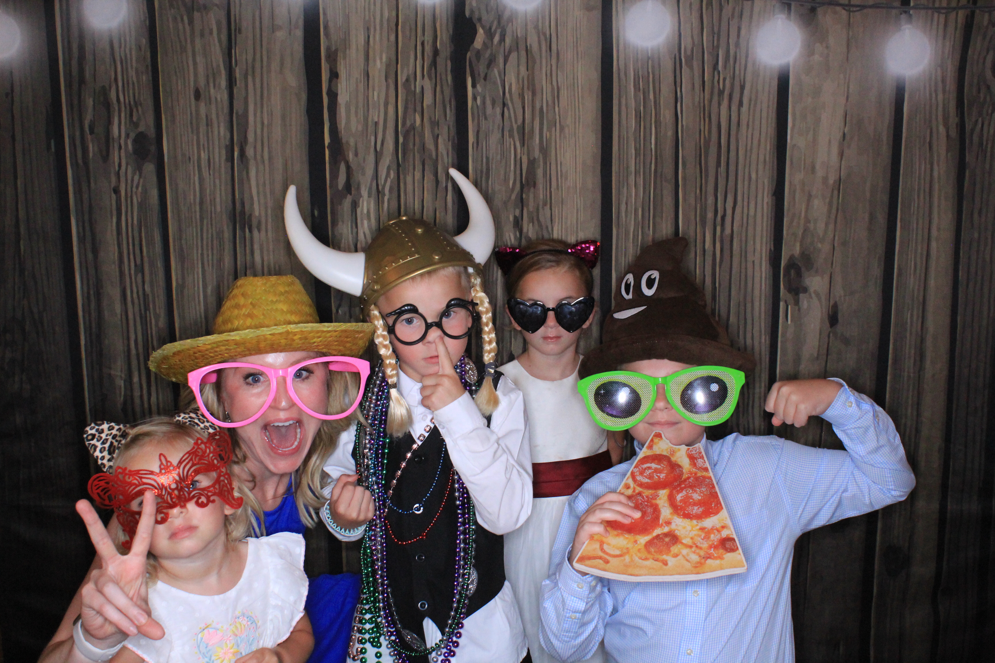 The Baetens Wedding | View more photos from the event at gallery.photoboothbillings.com/u/PhotoBoothBillings/The-Baetens-Wedding