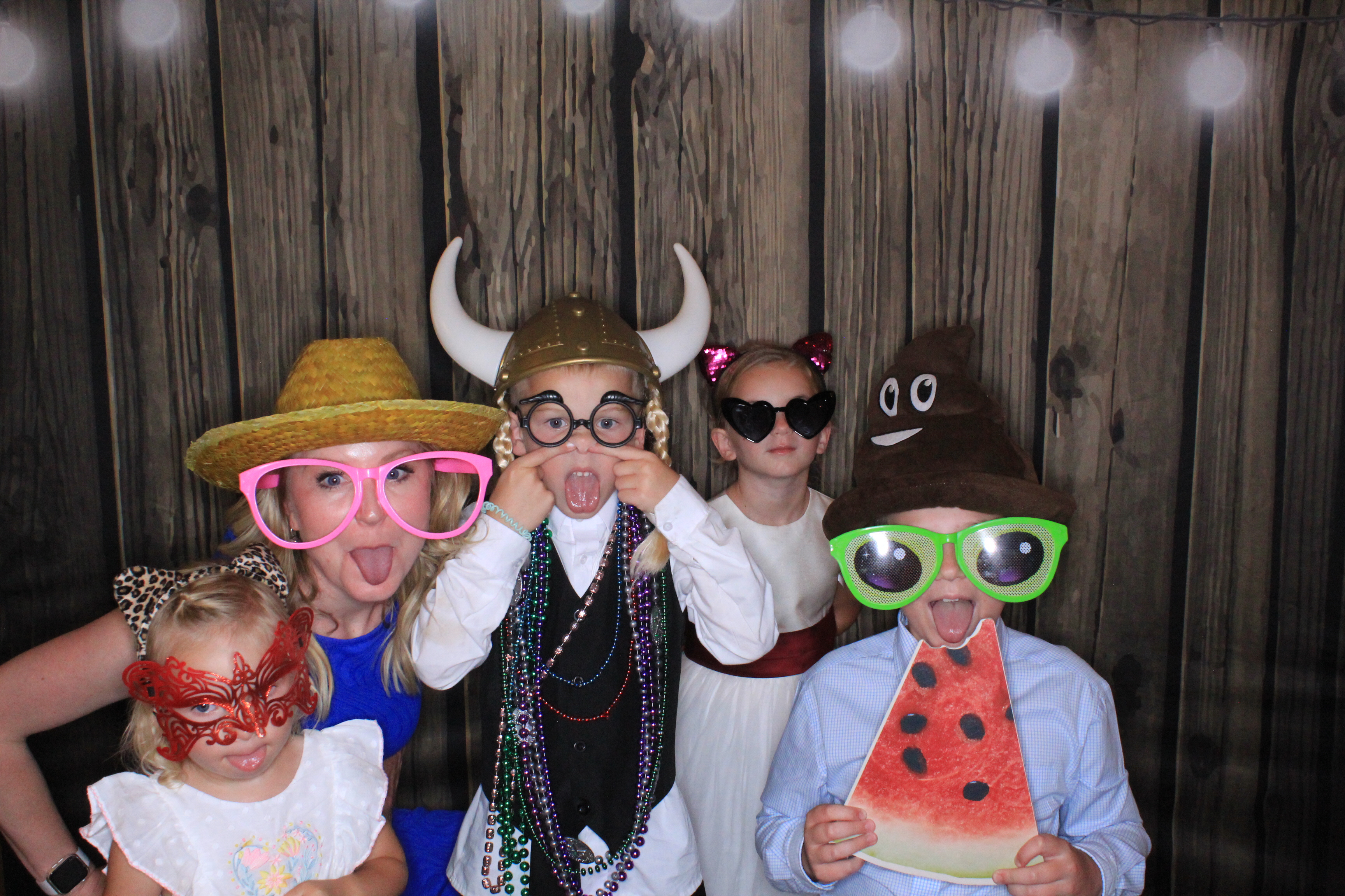 The Baetens Wedding | View more photos from the event at gallery.photoboothbillings.com/u/PhotoBoothBillings/The-Baetens-Wedding