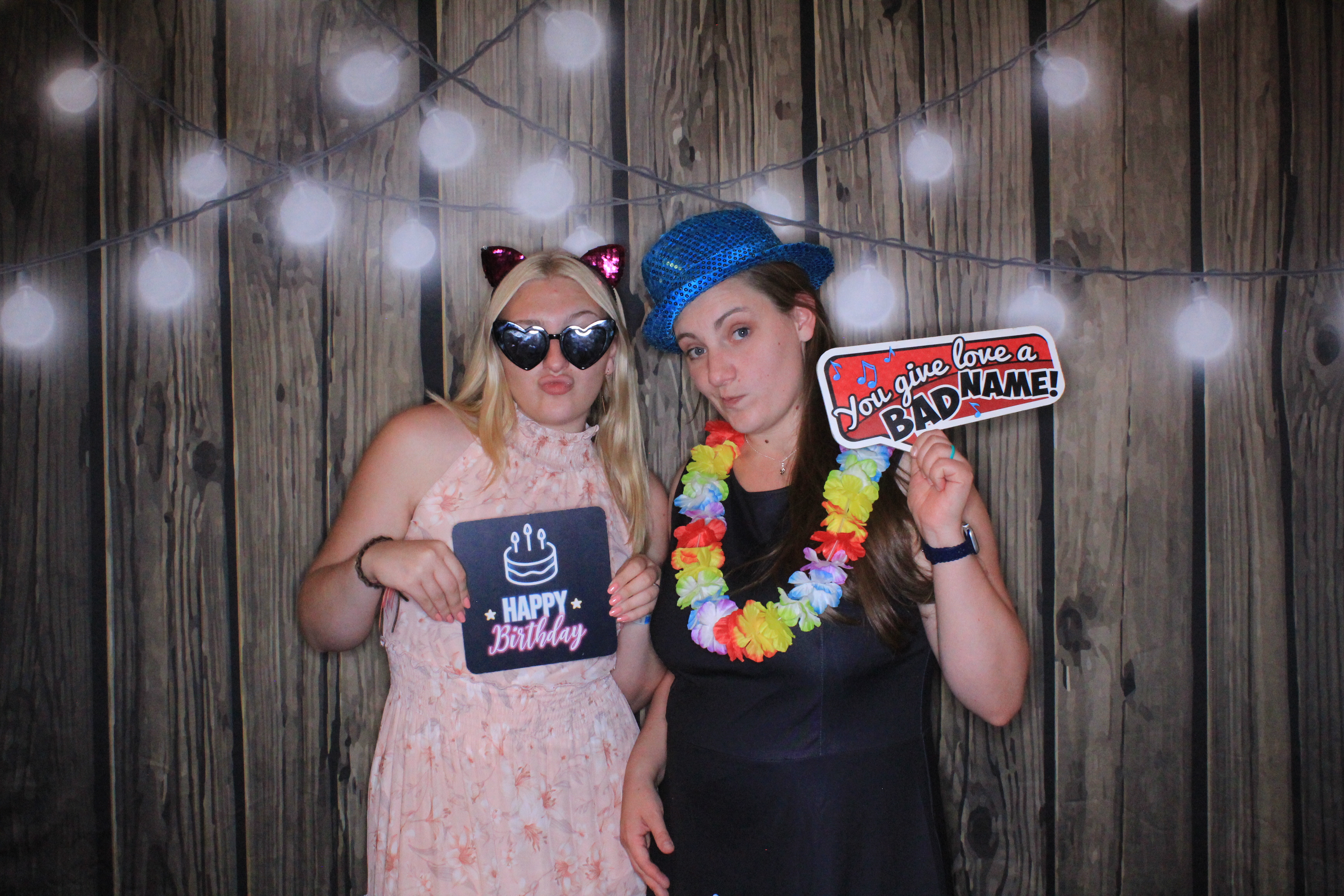 The Baetens Wedding | View more photos from the event at gallery.photoboothbillings.com/u/PhotoBoothBillings/The-Baetens-Wedding