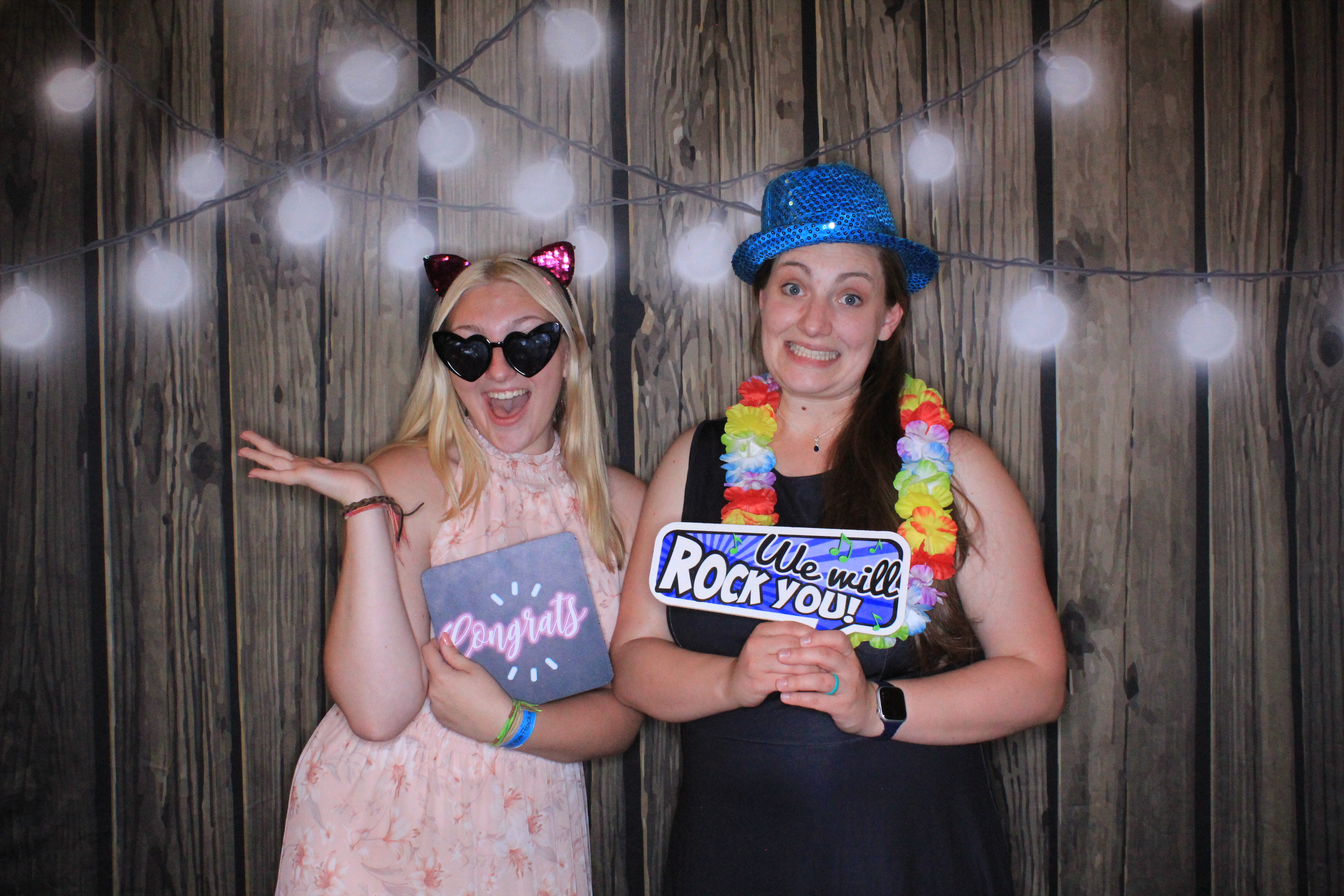 The Baetens Wedding | View more photos from the event at gallery.photoboothbillings.com/u/PhotoBoothBillings/The-Baetens-Wedding