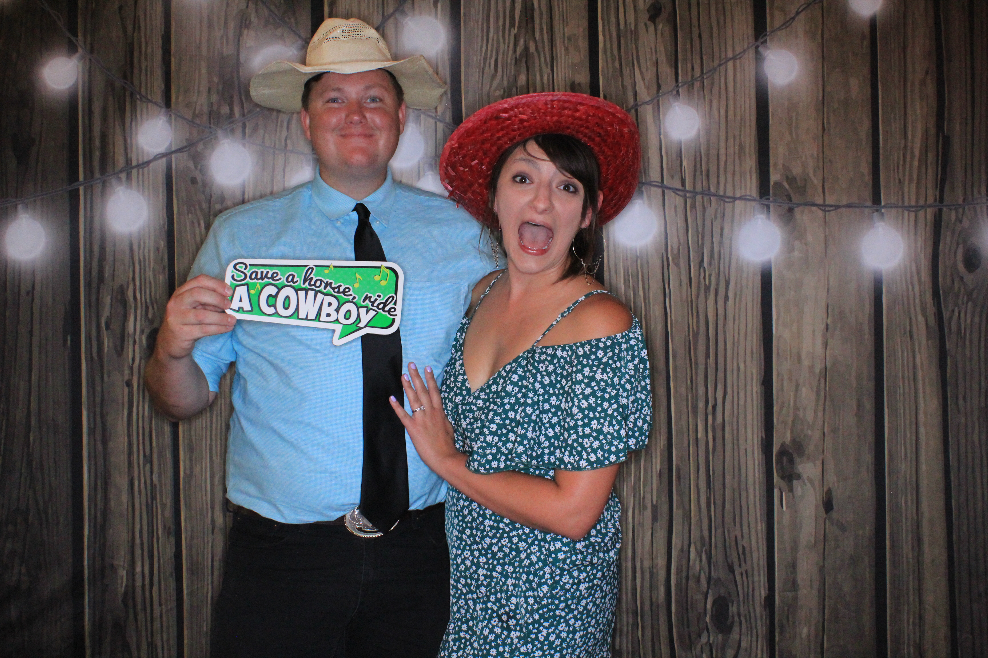 The Baetens Wedding | View more photos from the event at gallery.photoboothbillings.com/u/PhotoBoothBillings/The-Baetens-Wedding