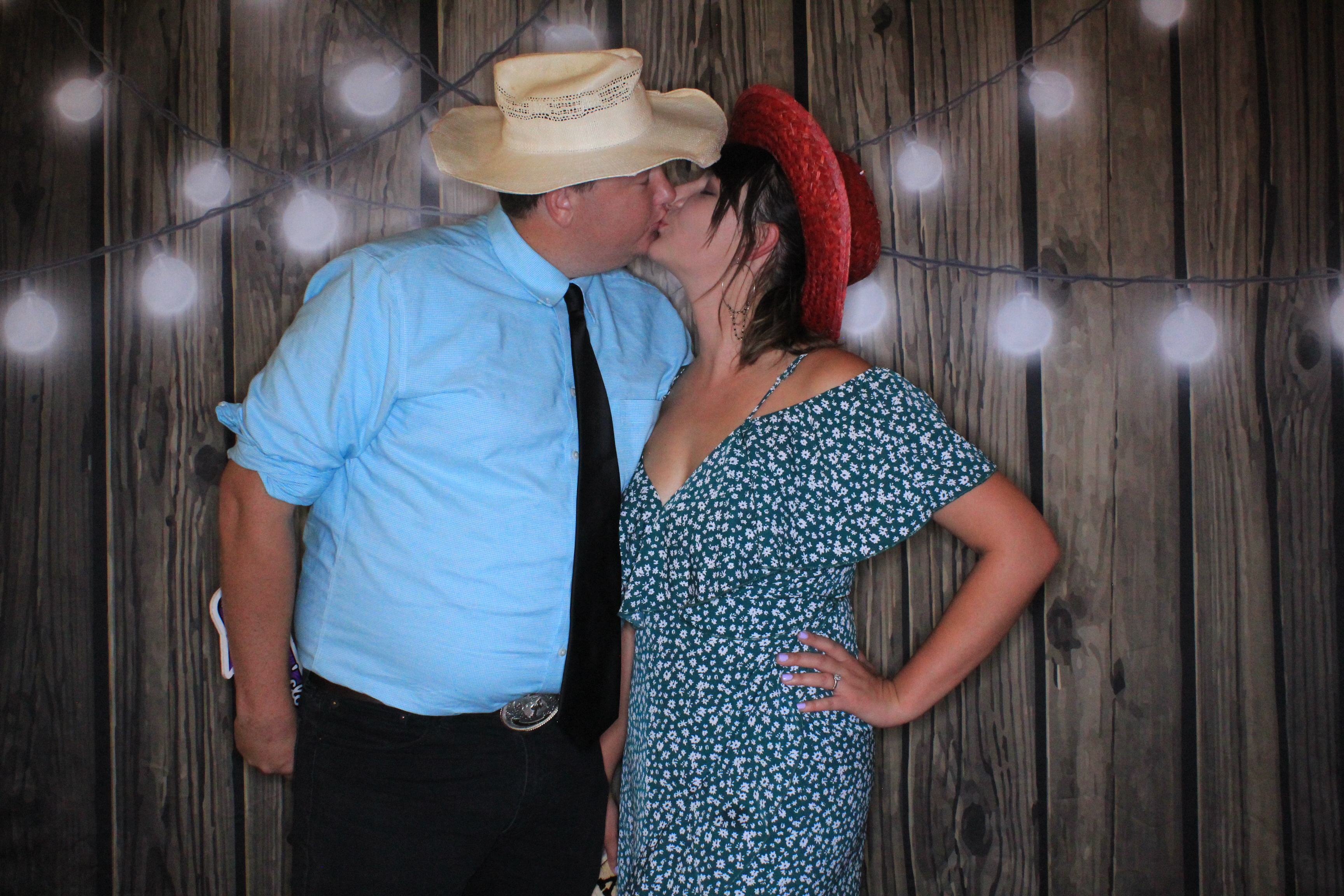 The Baetens Wedding | View more photos from the event at gallery.photoboothbillings.com/u/PhotoBoothBillings/The-Baetens-Wedding