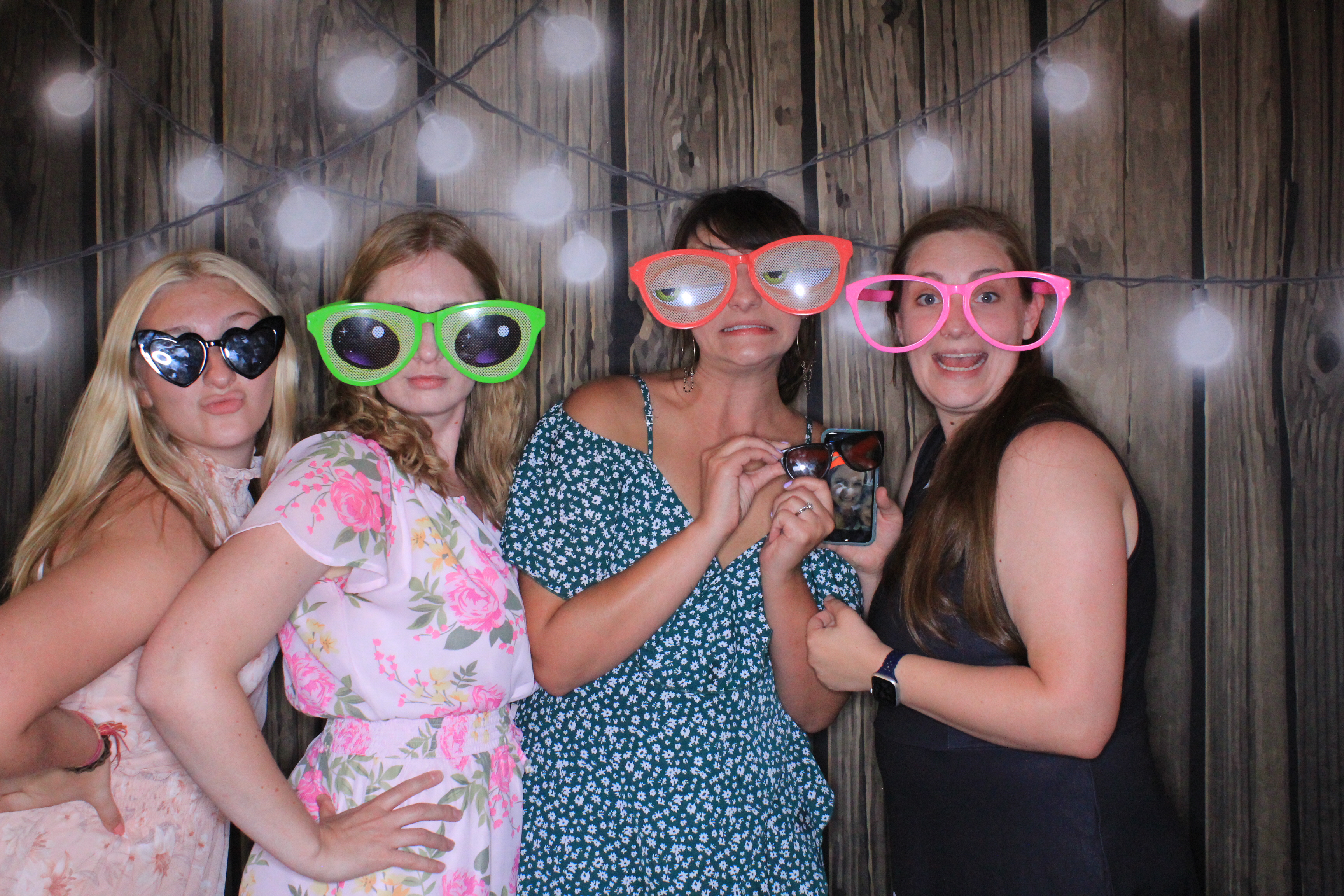 The Baetens Wedding | View more photos from the event at gallery.photoboothbillings.com/u/PhotoBoothBillings/The-Baetens-Wedding