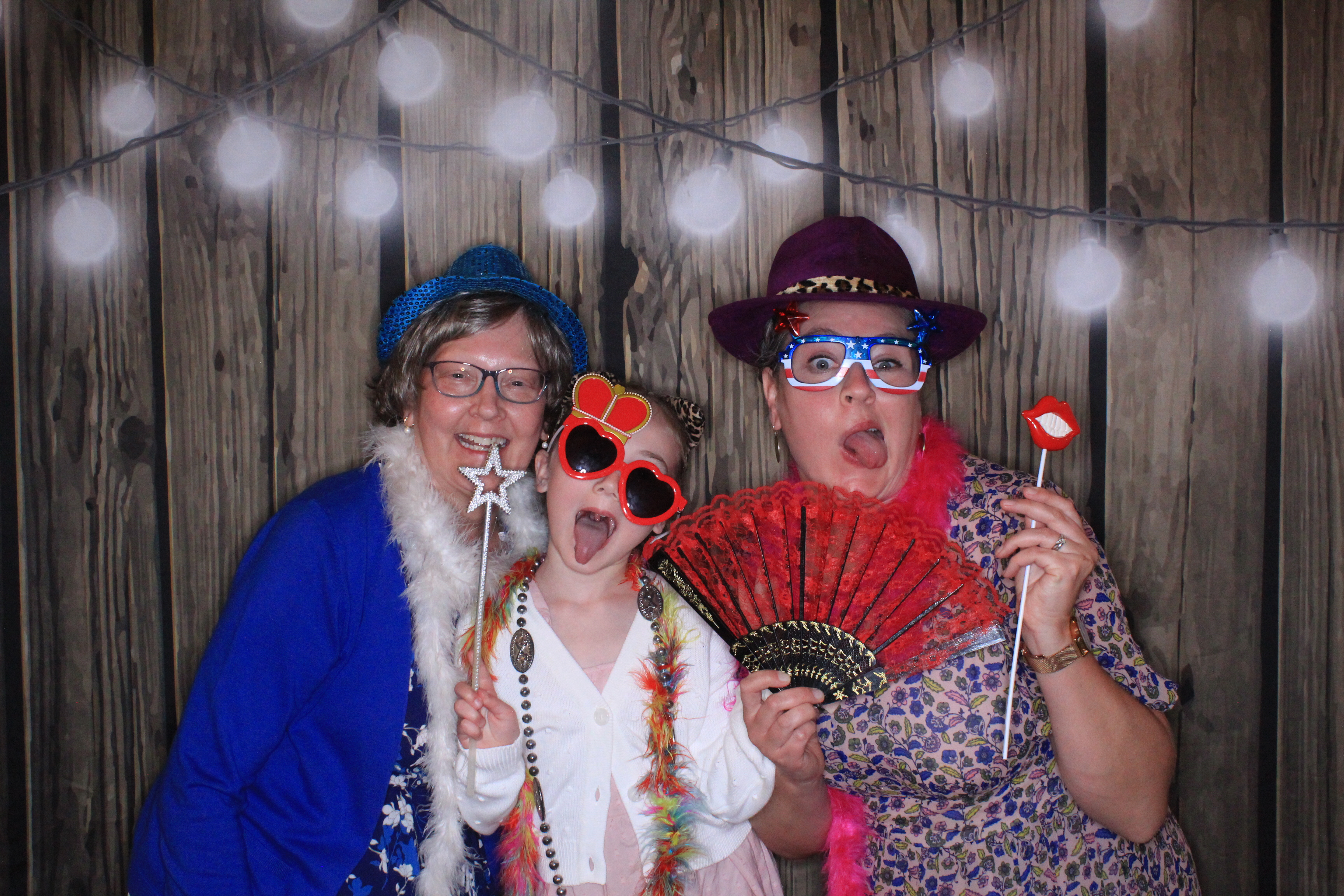 The Baetens Wedding | View more photos from the event at gallery.photoboothbillings.com/u/PhotoBoothBillings/The-Baetens-Wedding